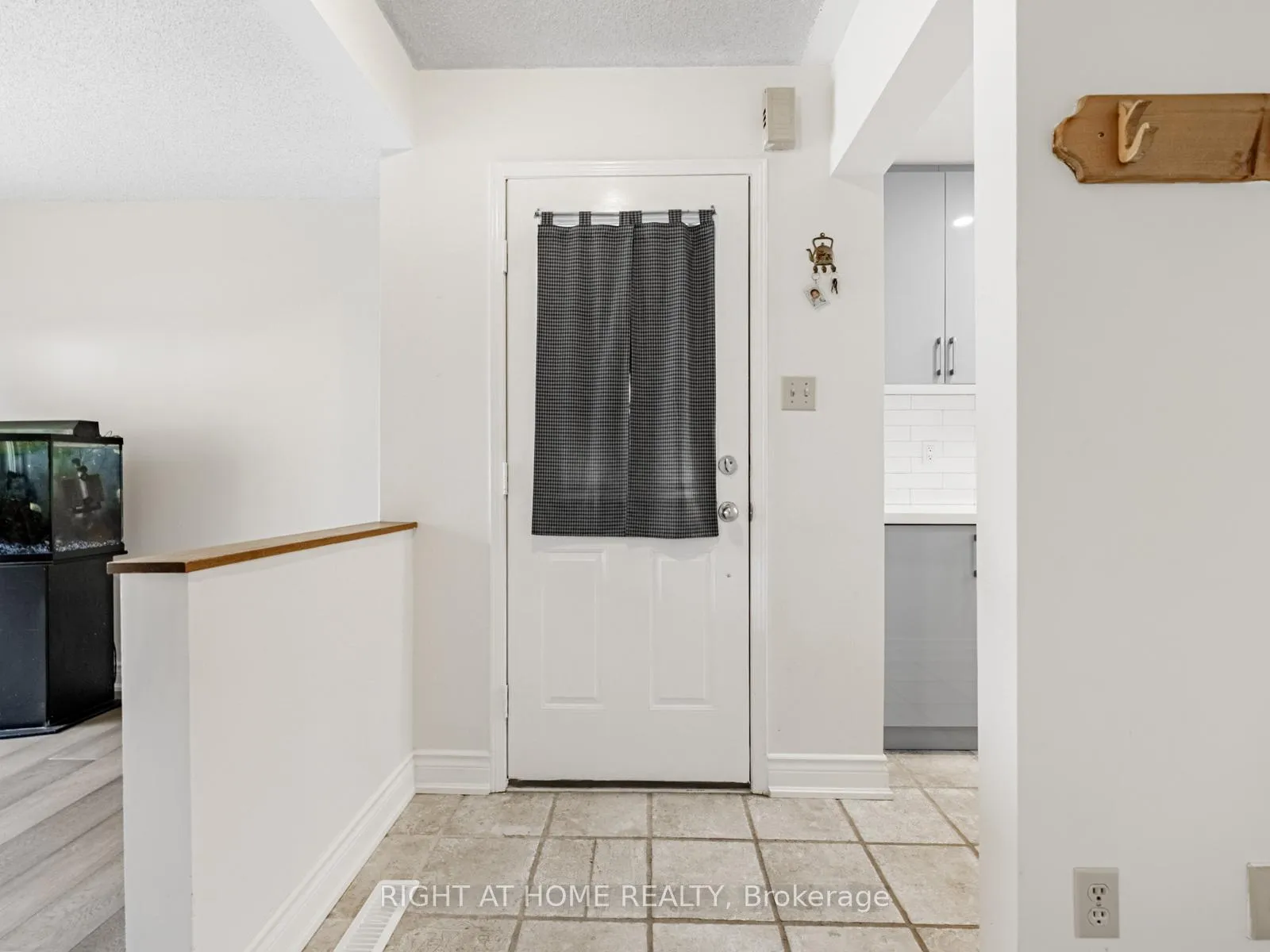 Photo 4 of 1129 Beechnut Road, Oakville, Clearview — HOMEH