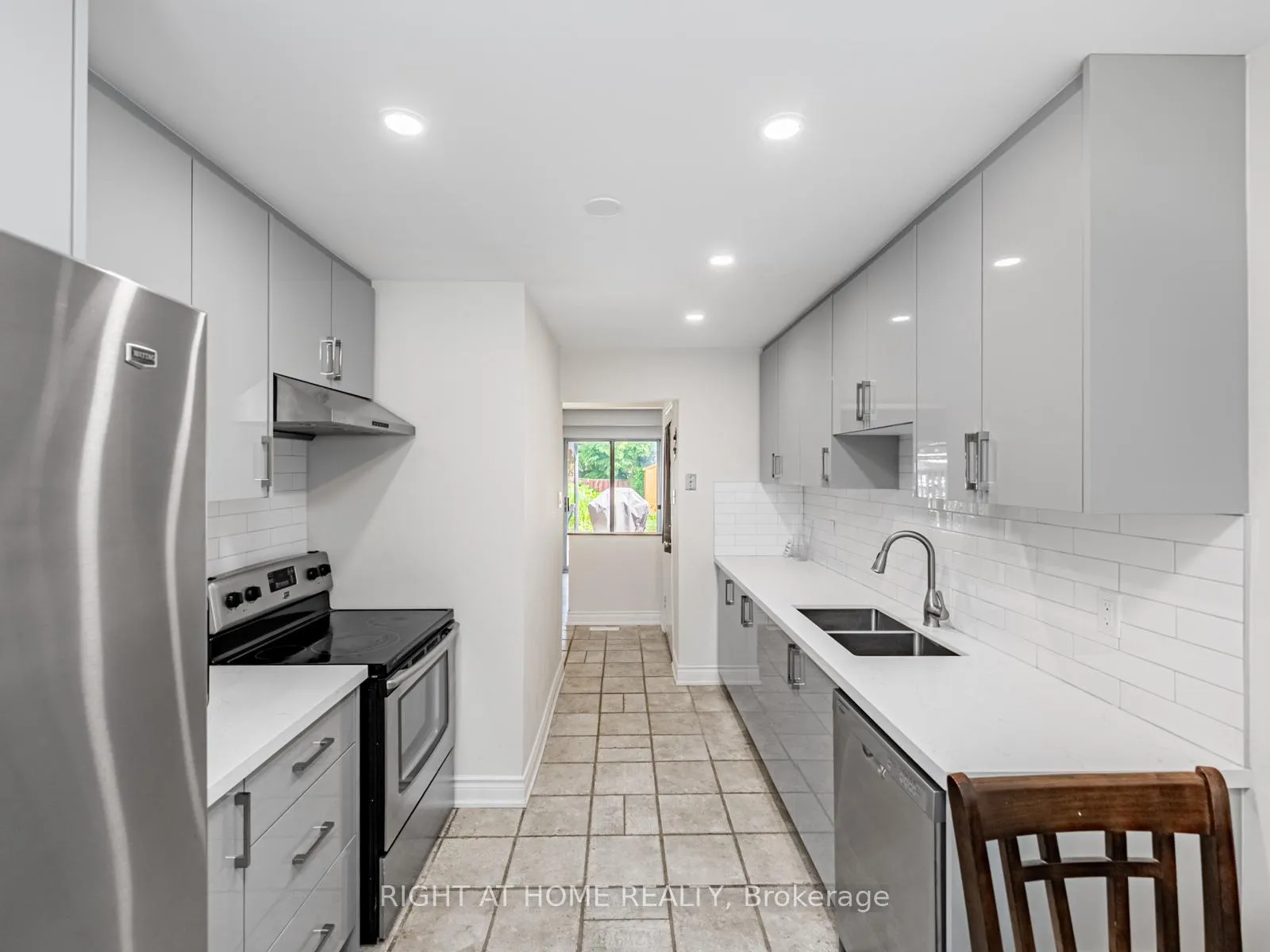 Photo 9 of 1129 Beechnut Road, Oakville, Clearview — HOMEH
