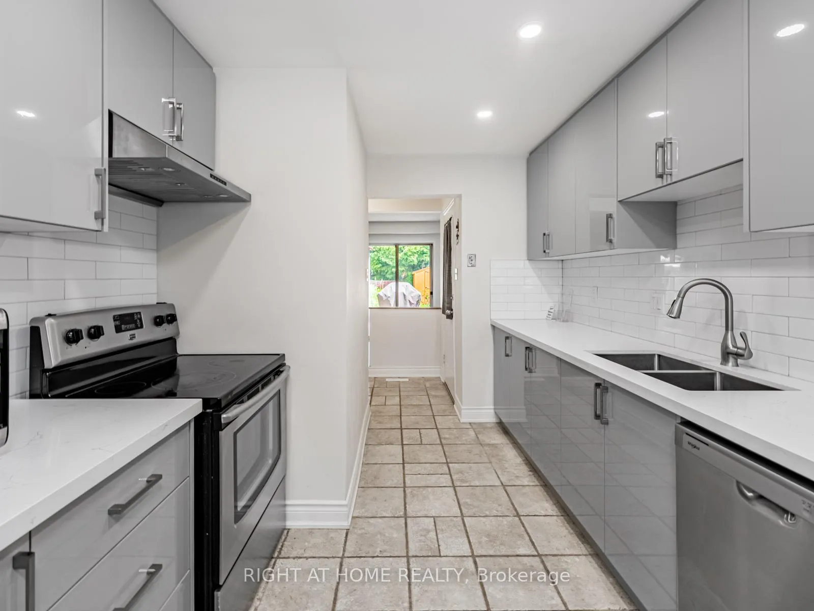Photo 10 of 1129 Beechnut Road, Oakville, Clearview — HOMEH