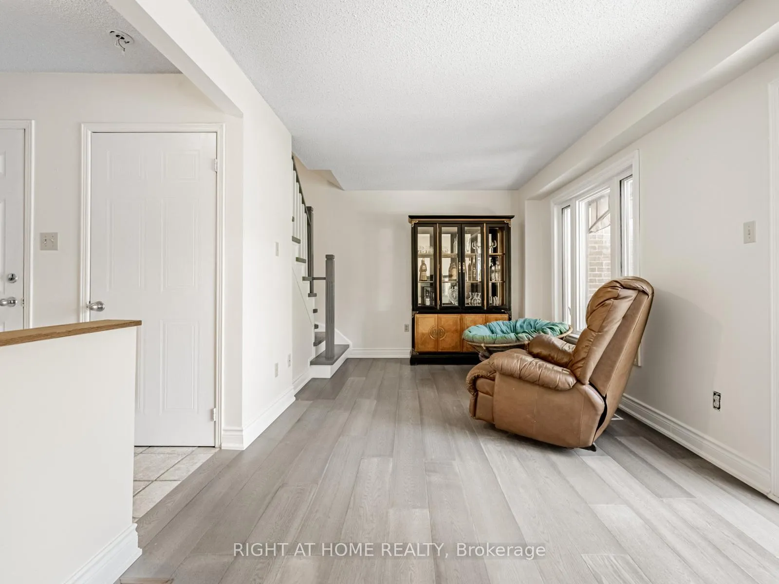 Photo 13 of 1129 Beechnut Road, Oakville, Clearview — HOMEH