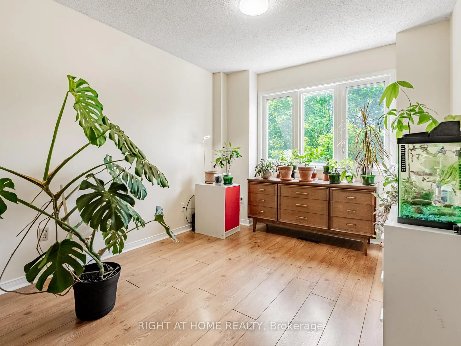 Photo 17 of 1129 Beechnut Road, Oakville, Clearview — HOMEH
