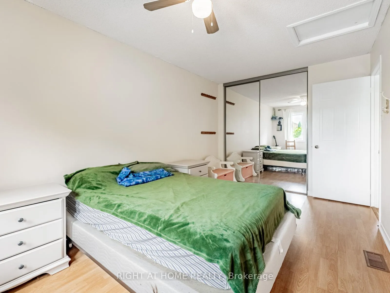 Photo 21 of 1129 Beechnut Road, Oakville, Clearview — HOMEH