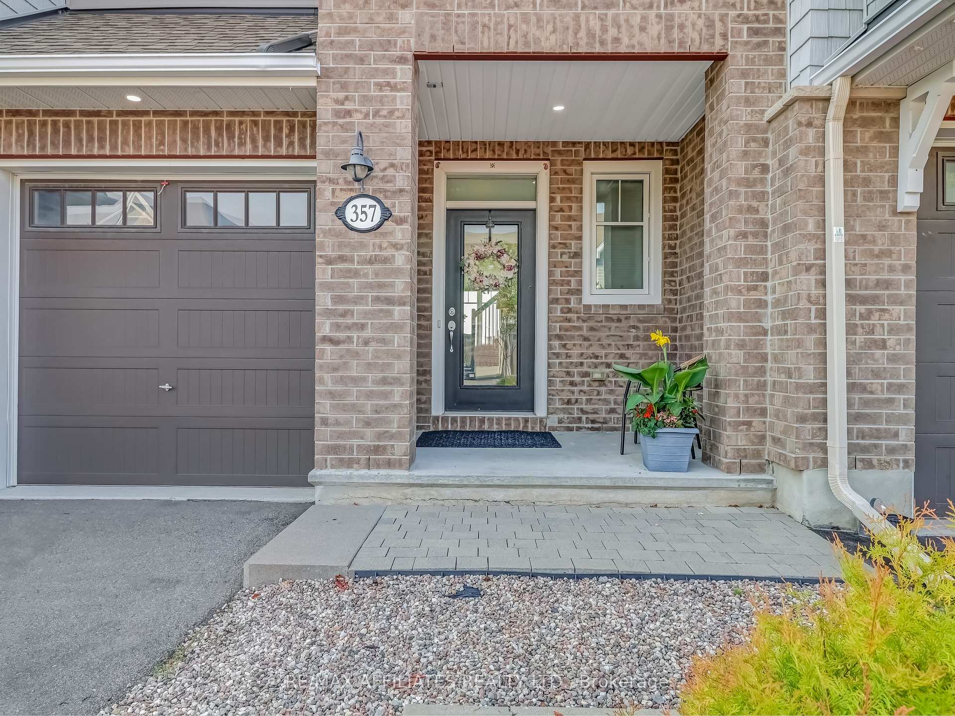 Photo 4 of 357 Mishawashkode Street, Ottawa, Camelot — HOMEH