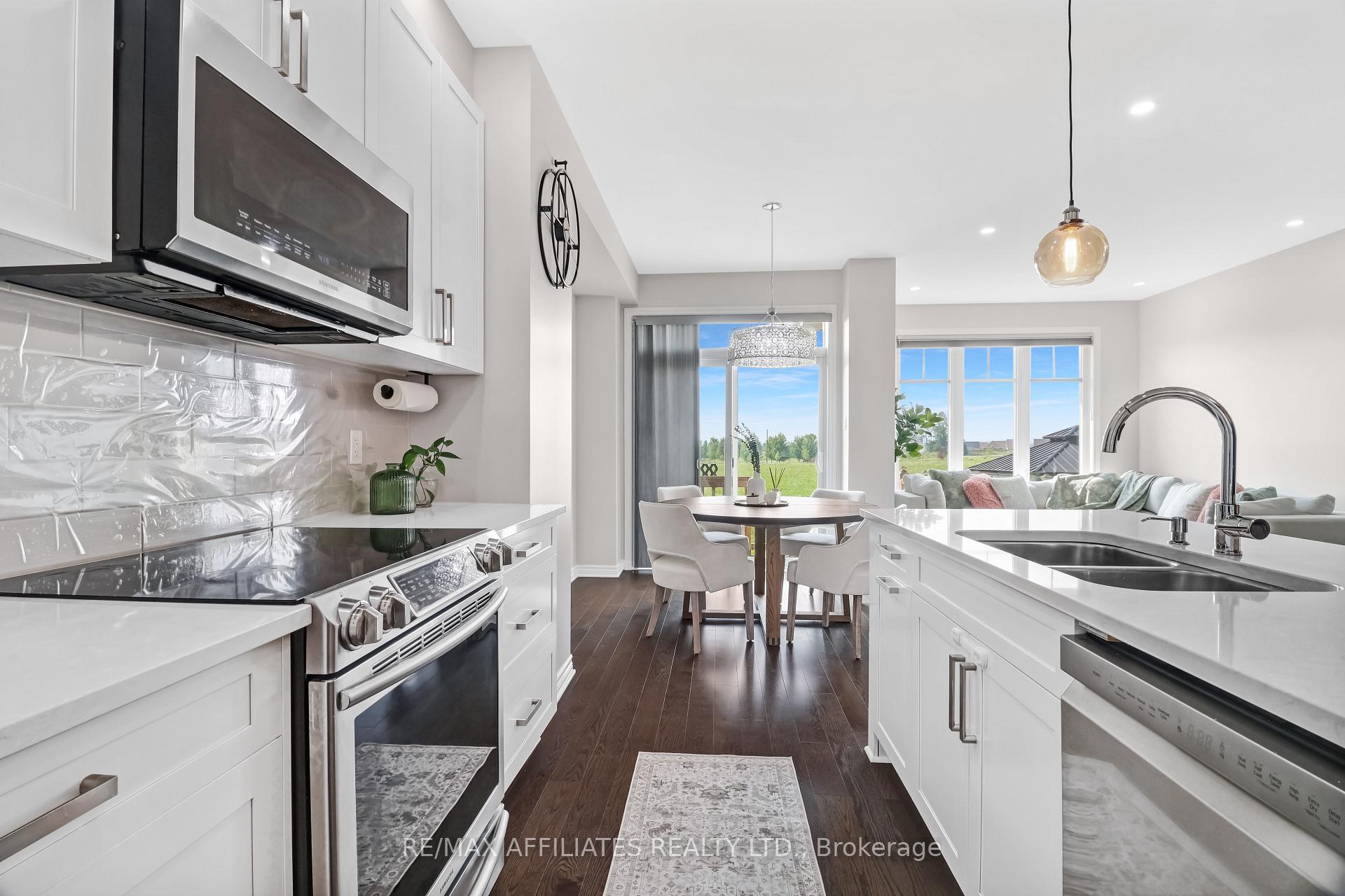Photo 10 of 357 Mishawashkode Street, Ottawa, Camelot — HOMEH