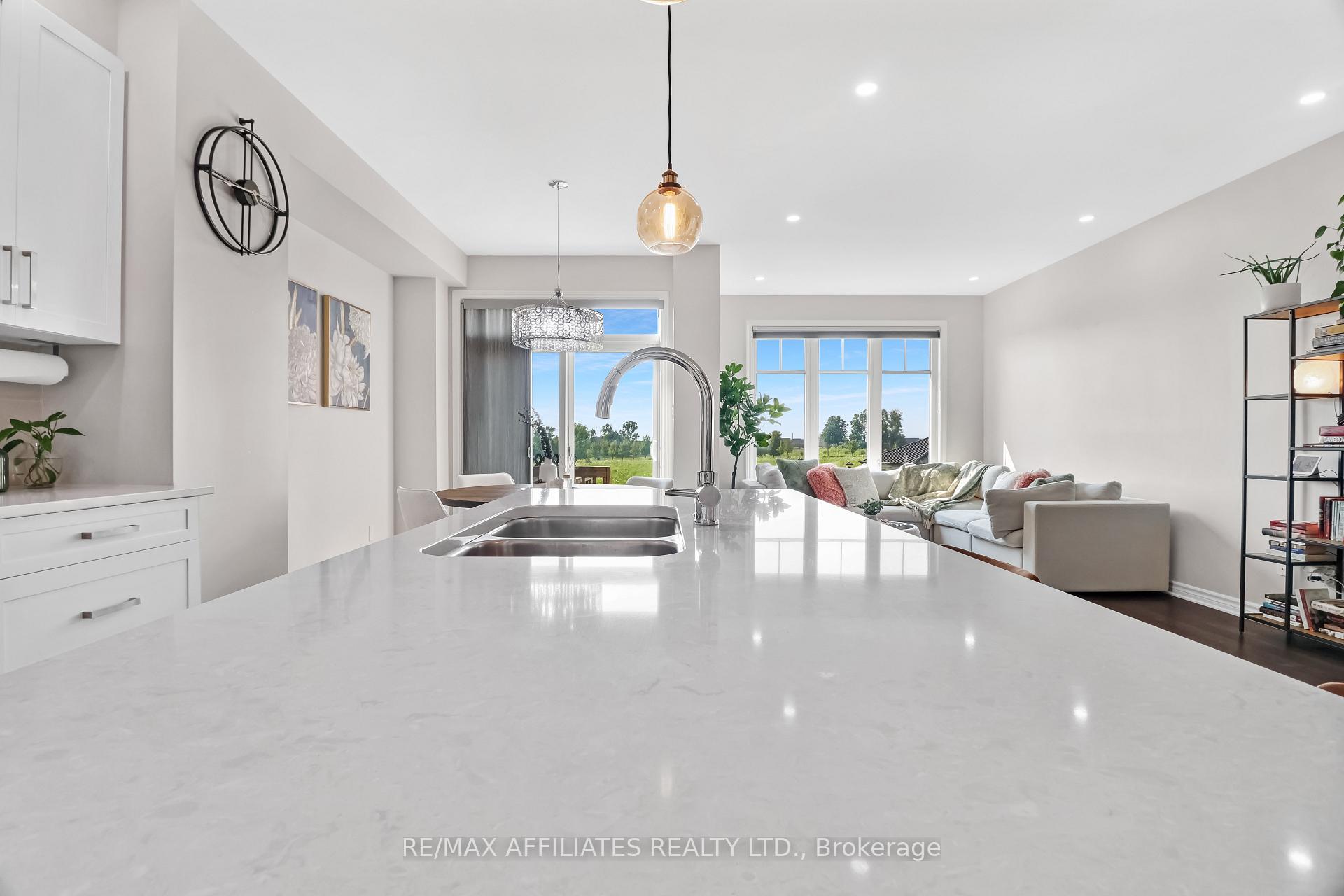 Photo 15 of 357 Mishawashkode Street, Ottawa, Camelot — HOMEH