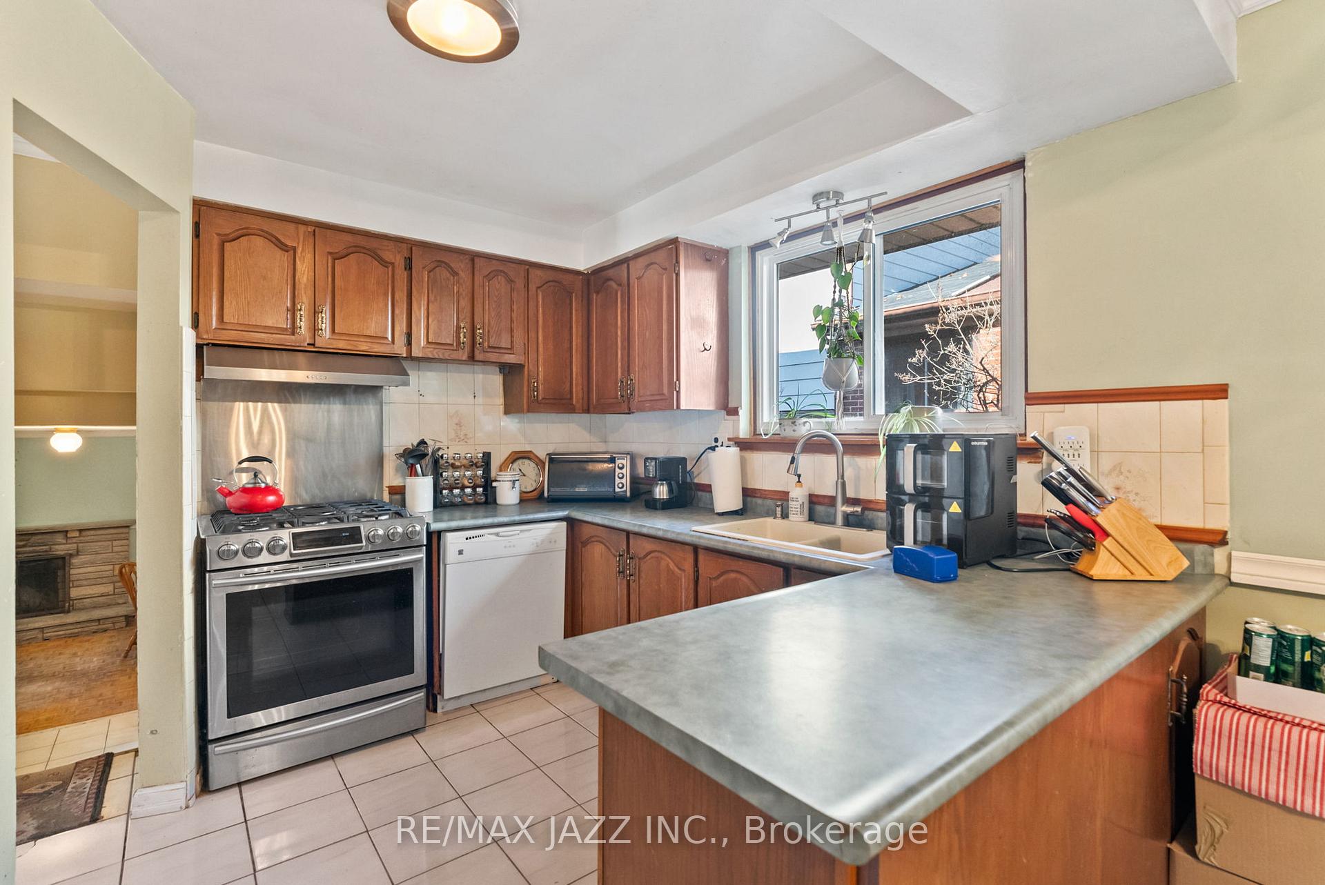 Photo 36 of 286 Lorindale Drive, Oshawa, Donevan — HOMEH