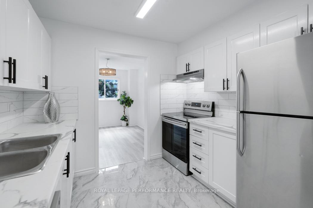 Photo 8 of 1416 Caravel Crescent, Ottawa, Bilberry Creek/Queenswood Heights — HOMEH