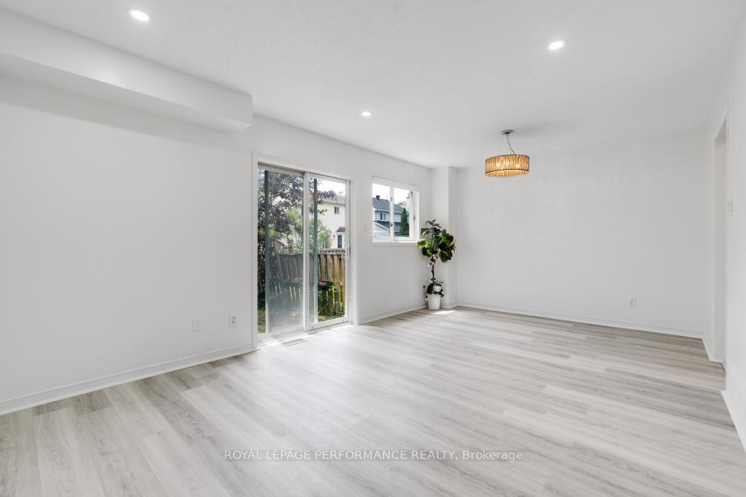 Photo 16 of 1416 Caravel Crescent, Ottawa, Bilberry Creek/Queenswood Heights — HOMEH