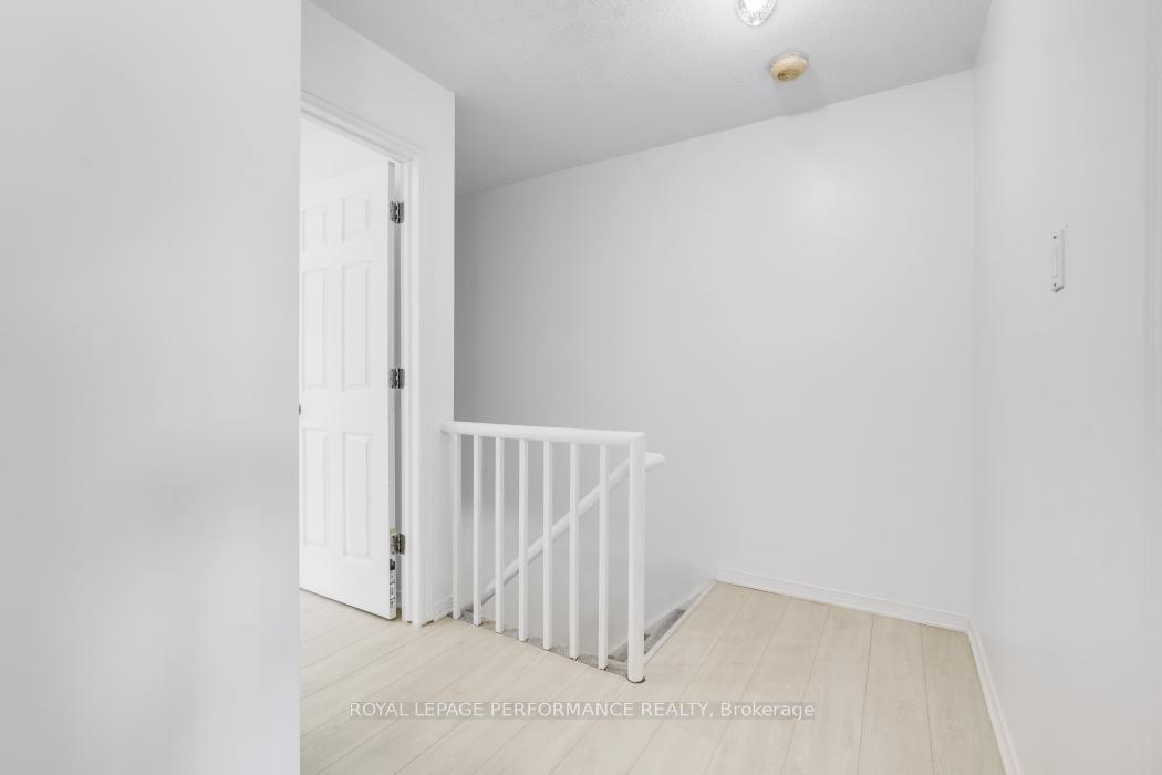 Photo 18 of 1416 Caravel Crescent, Ottawa, Bilberry Creek/Queenswood Heights — HOMEH