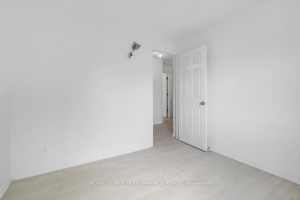 Photo 23 of 1416 Caravel Crescent, Ottawa, Bilberry Creek/Queenswood Heights — HOMEH