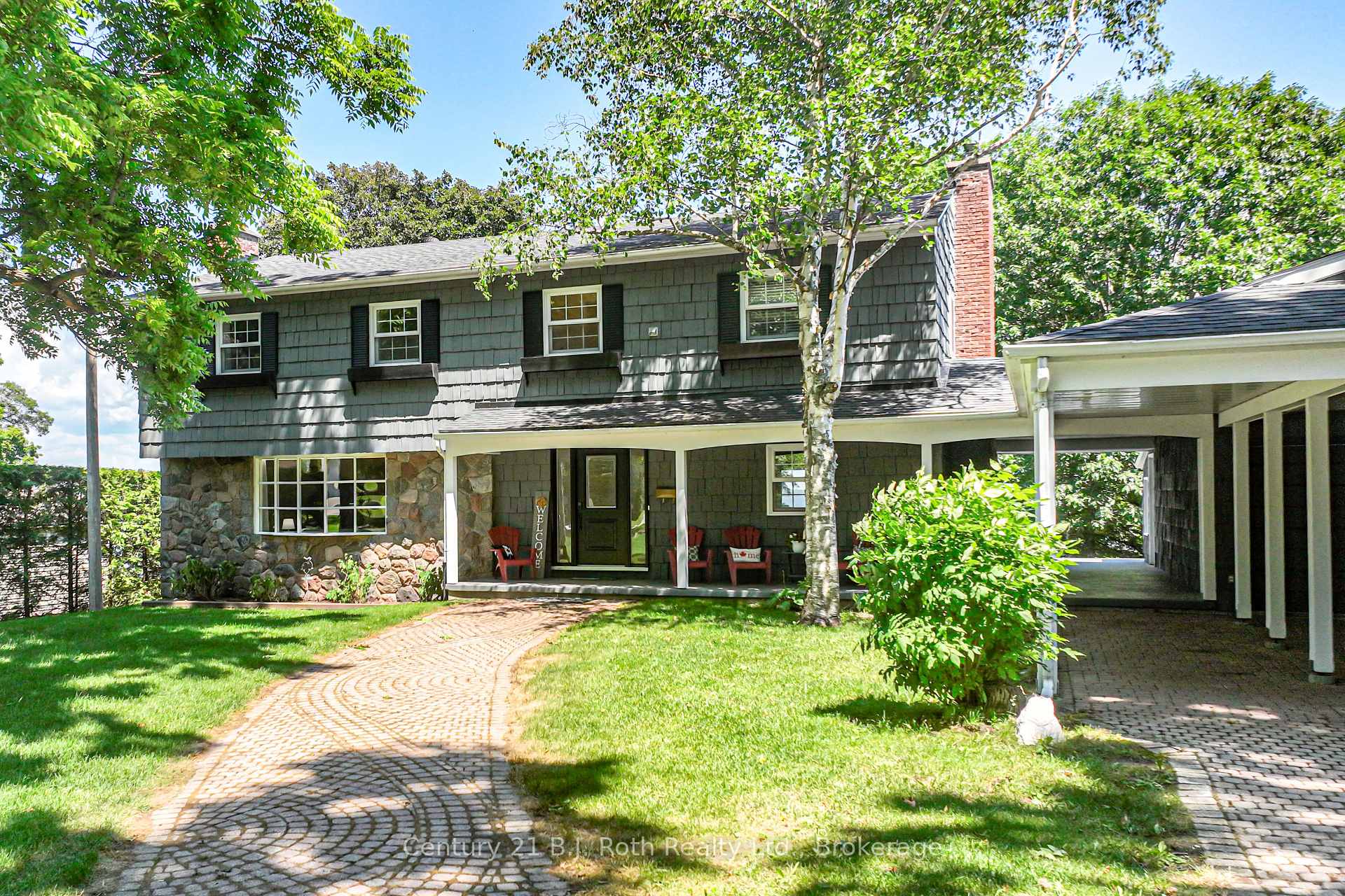 Photo 3 of 330 Bay Street, Orillia — HOMEH