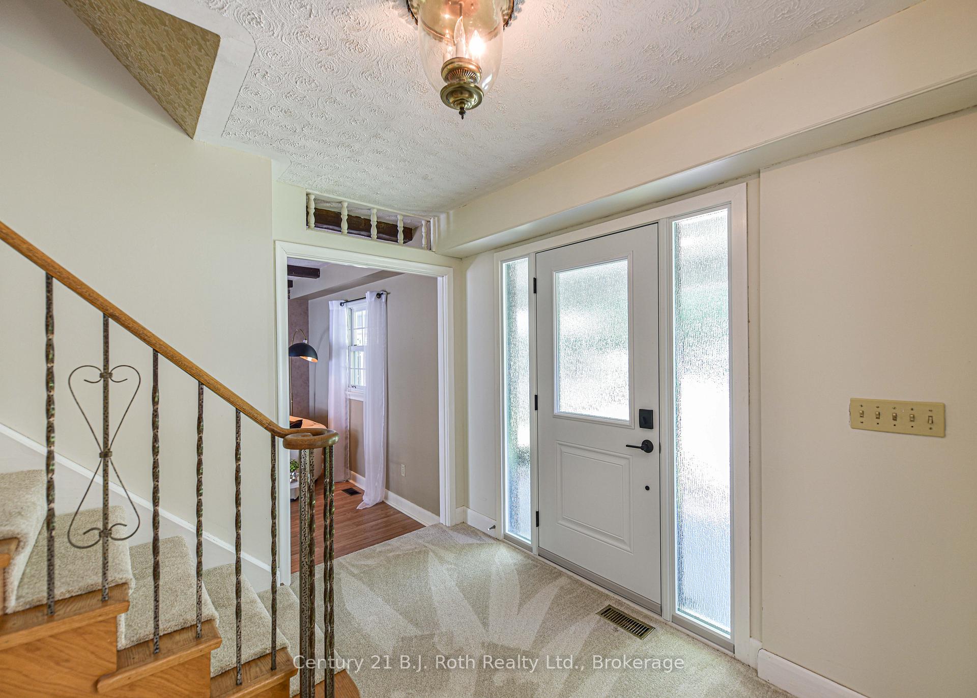 Photo 6 of 330 Bay Street, Orillia — HOMEH