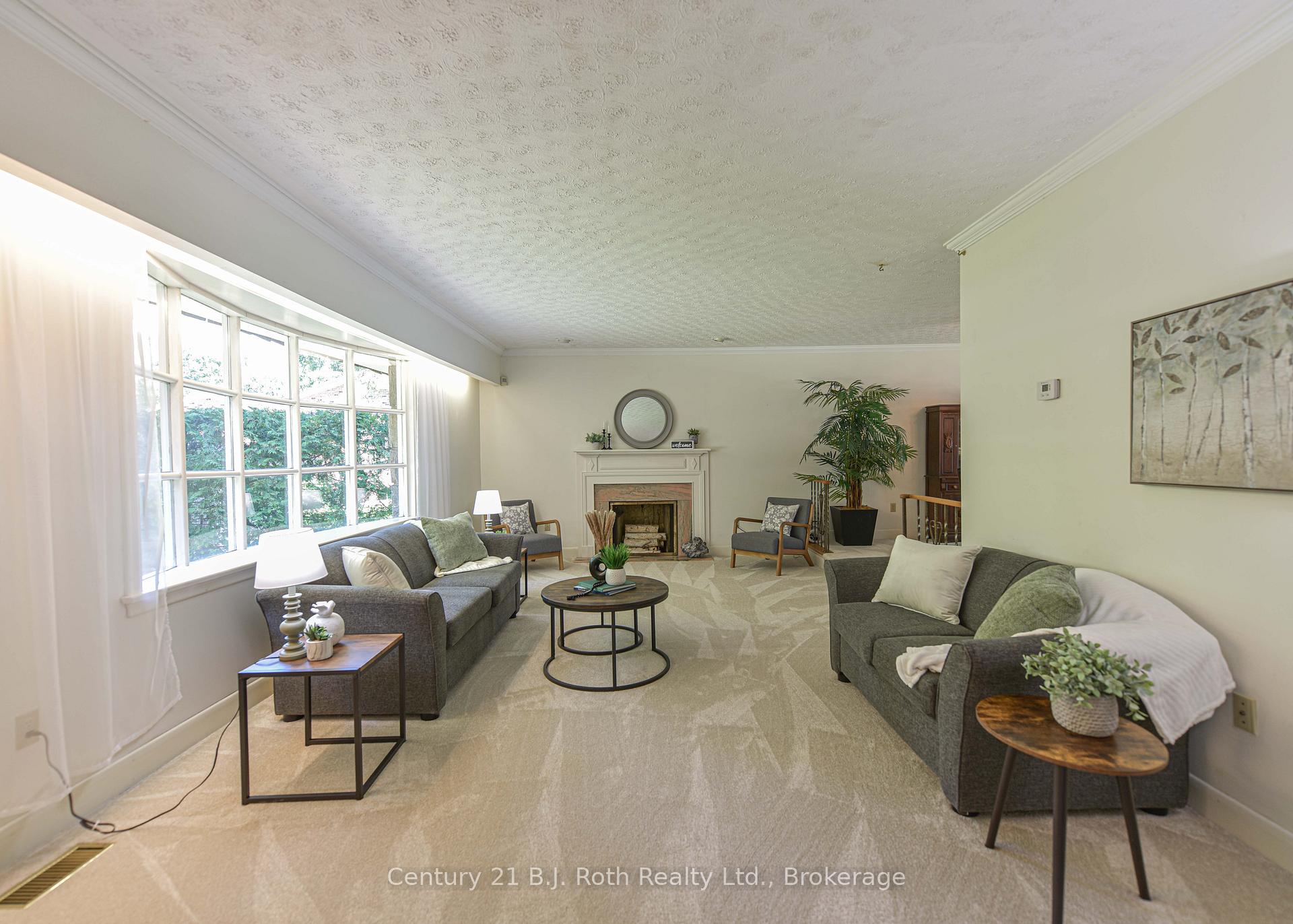 Photo 8 of 330 Bay Street, Orillia — HOMEH