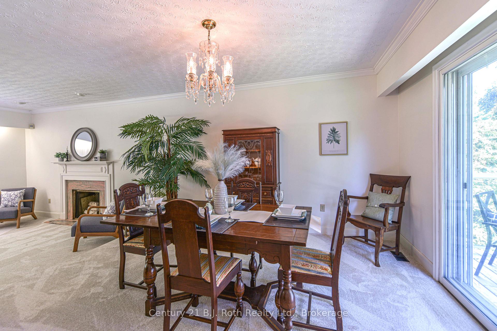 Photo 10 of 330 Bay Street, Orillia — HOMEH