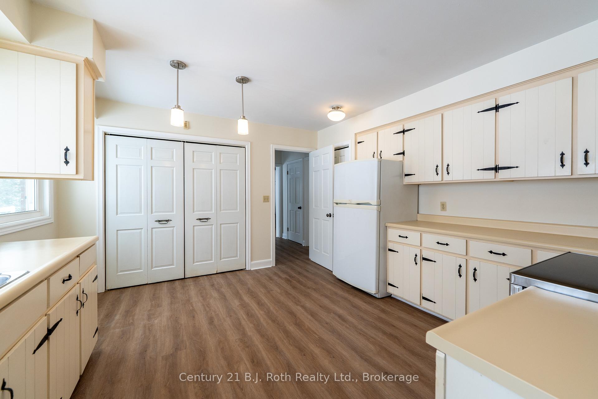 Photo 15 of 330 Bay Street, Orillia — HOMEH