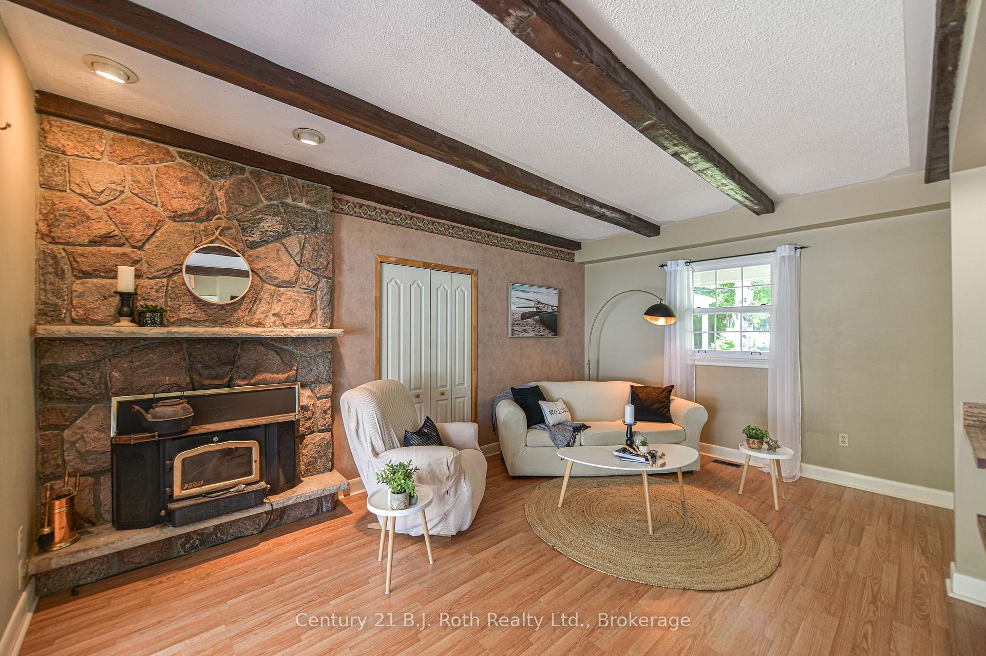 Photo 17 of 330 Bay Street, Orillia — HOMEH