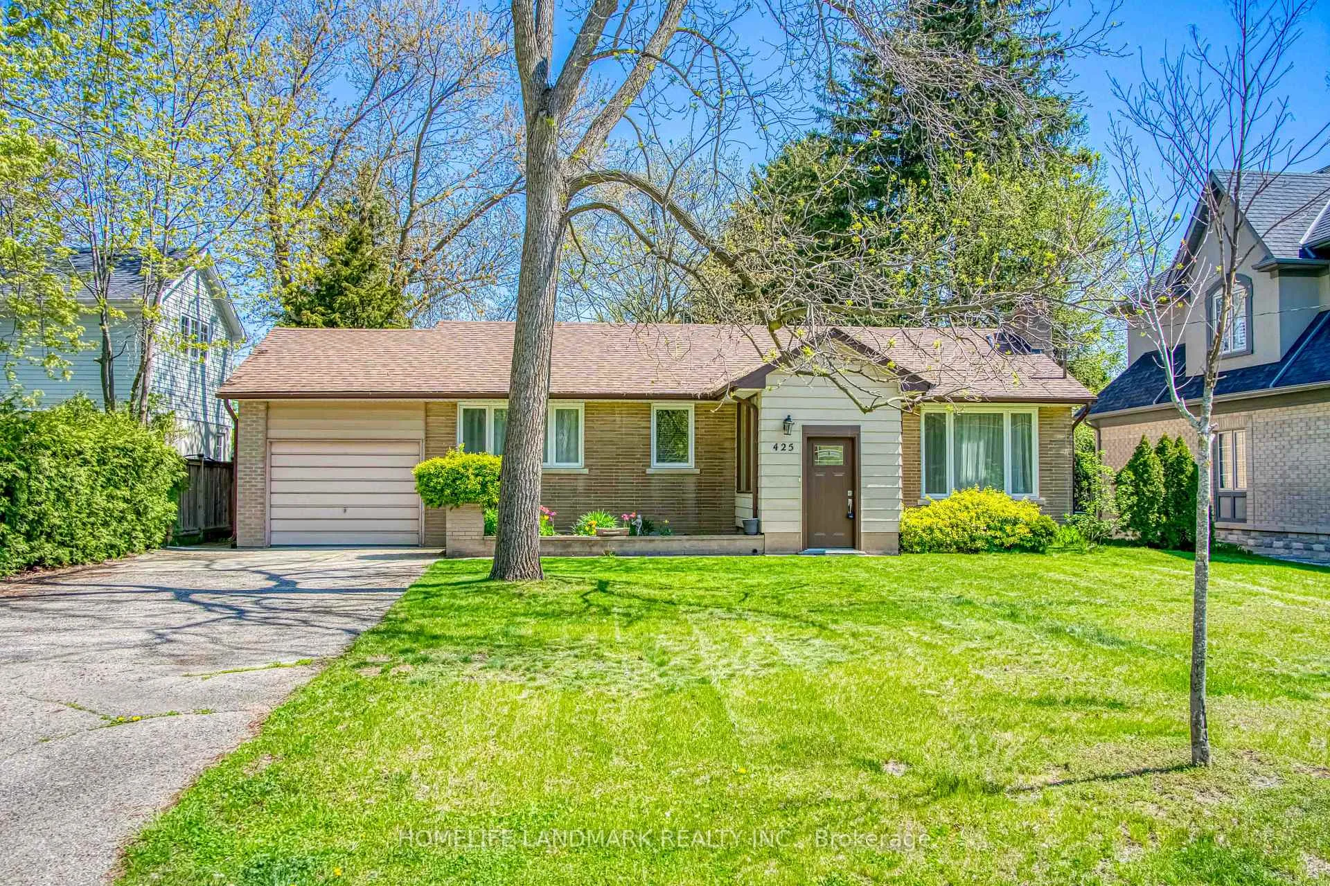Photo 1 of 425 Maple Grove Drive, Oakville, Ford — HOMEH