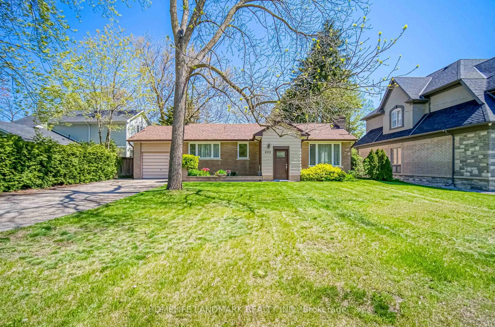 Photo 2 of 425 Maple Grove Drive, Oakville, Ford — HOMEH