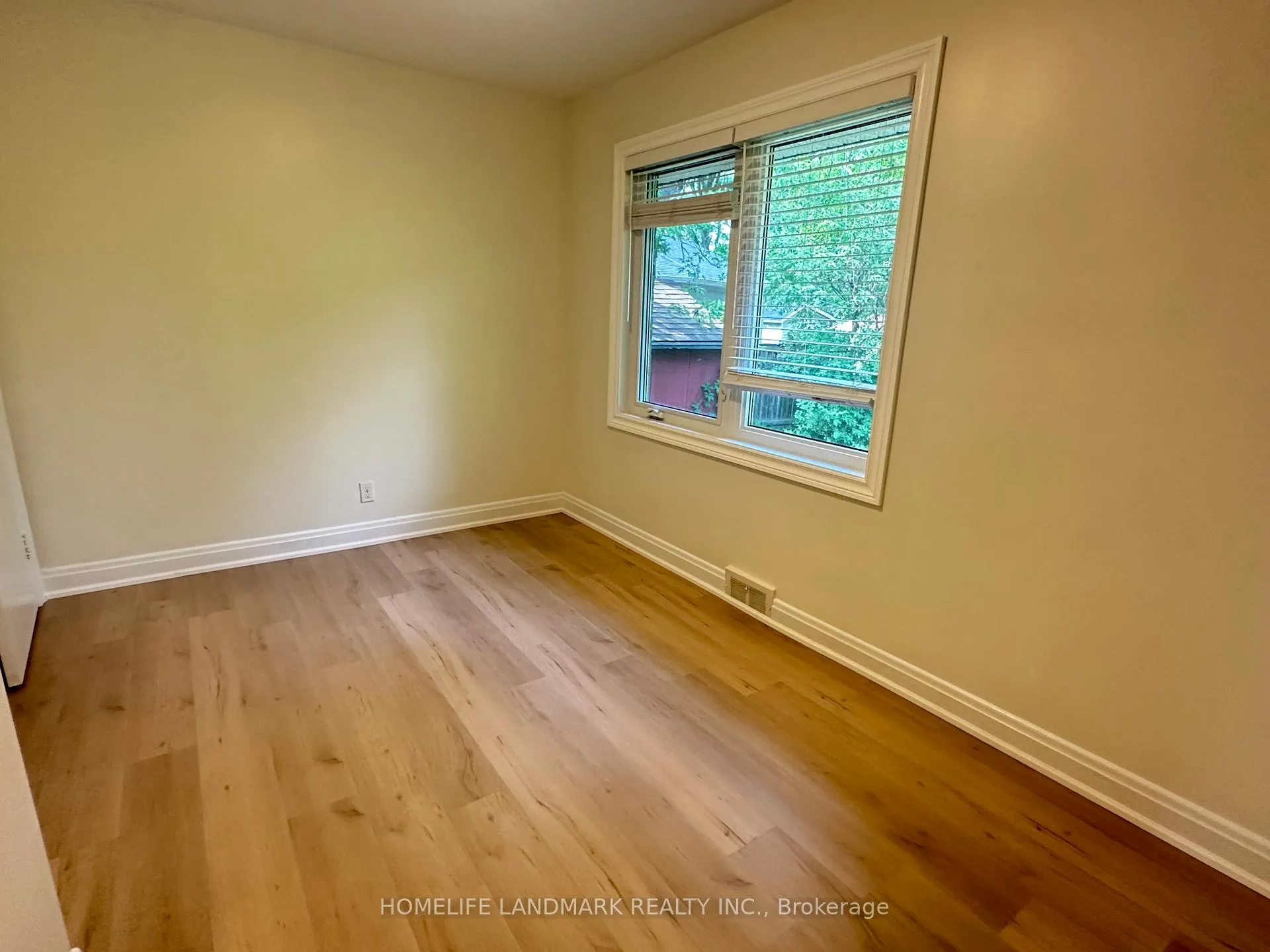 Photo 13 of 425 Maple Grove Drive, Oakville, Ford — HOMEH