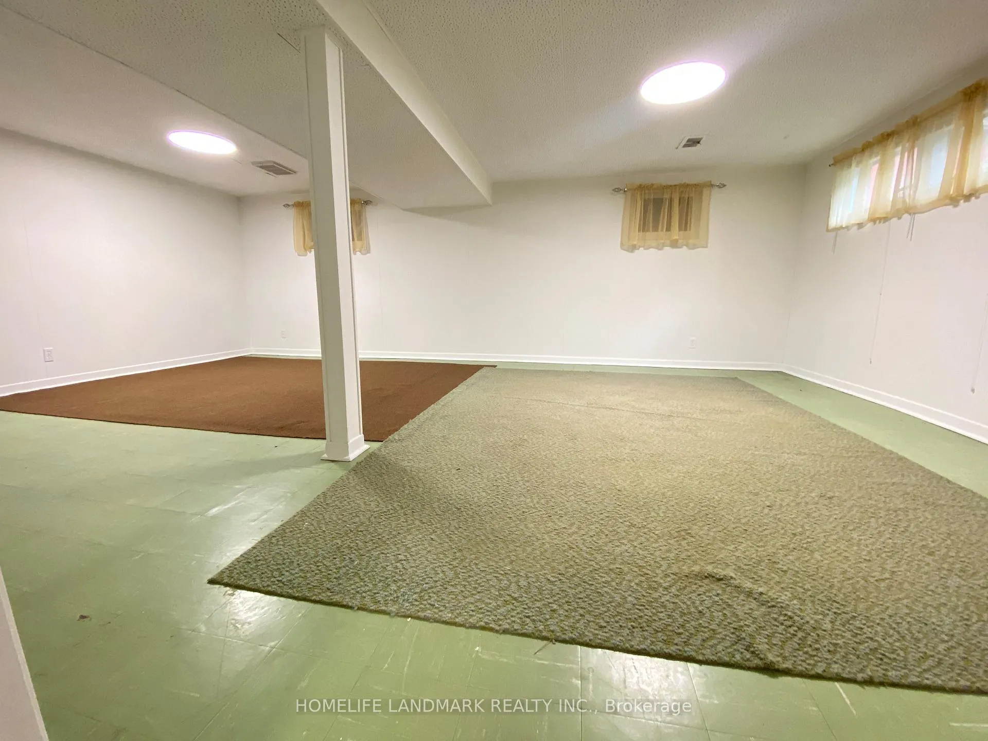 Photo 23 of 425 Maple Grove Drive, Oakville, Ford — HOMEH