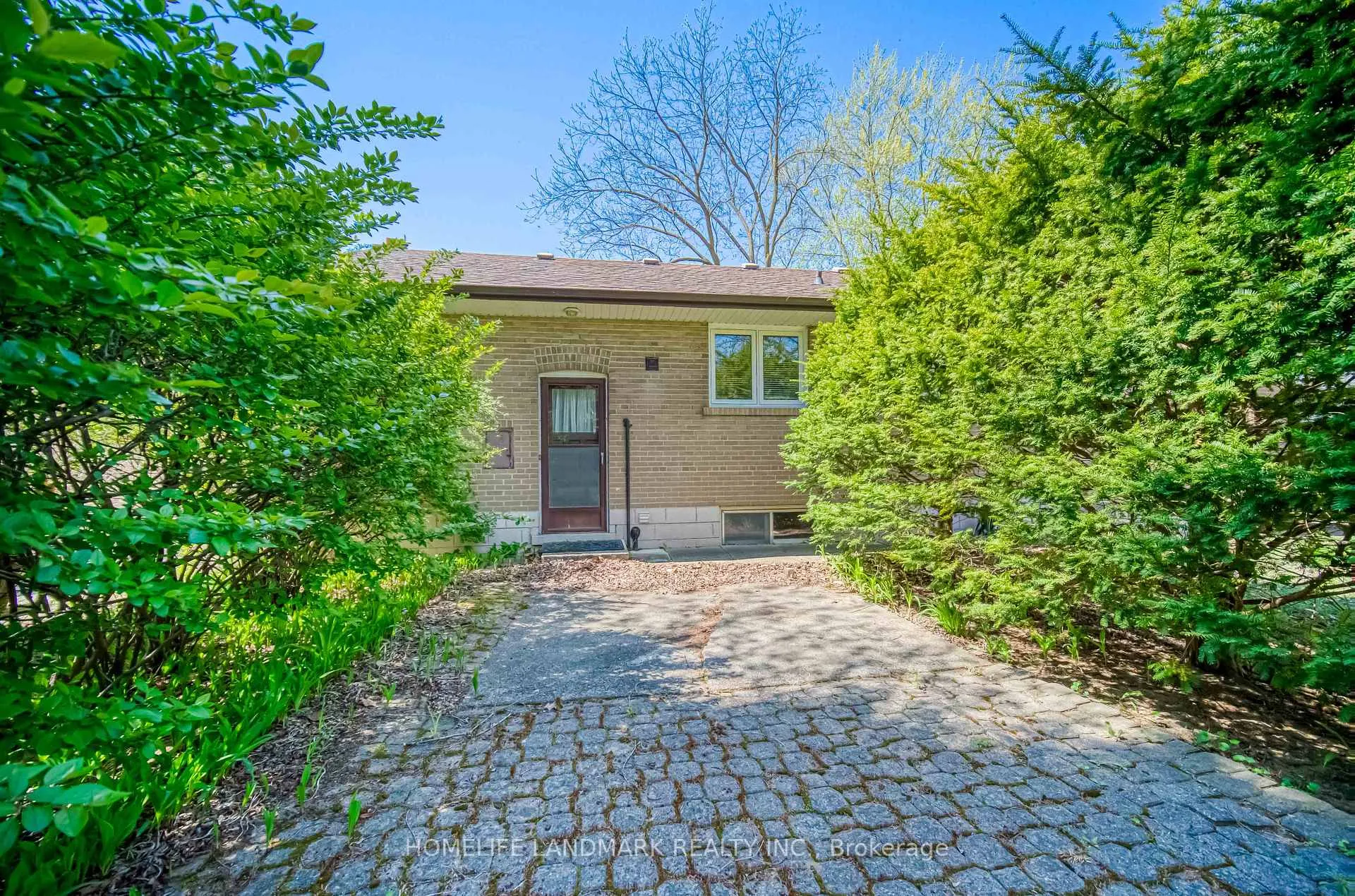 Photo 27 of 425 Maple Grove Drive, Oakville, Ford — HOMEH