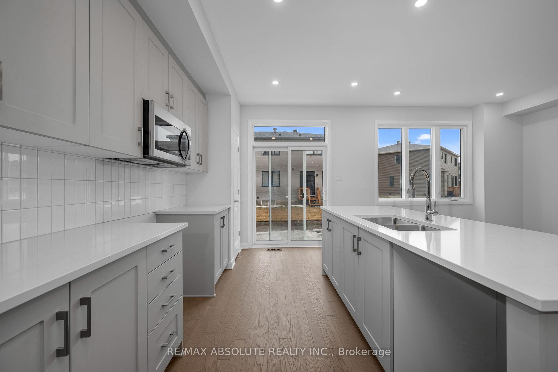 Photo 13 of 312 Establish Avenue, Ottawa, Avalon West — HOMEH