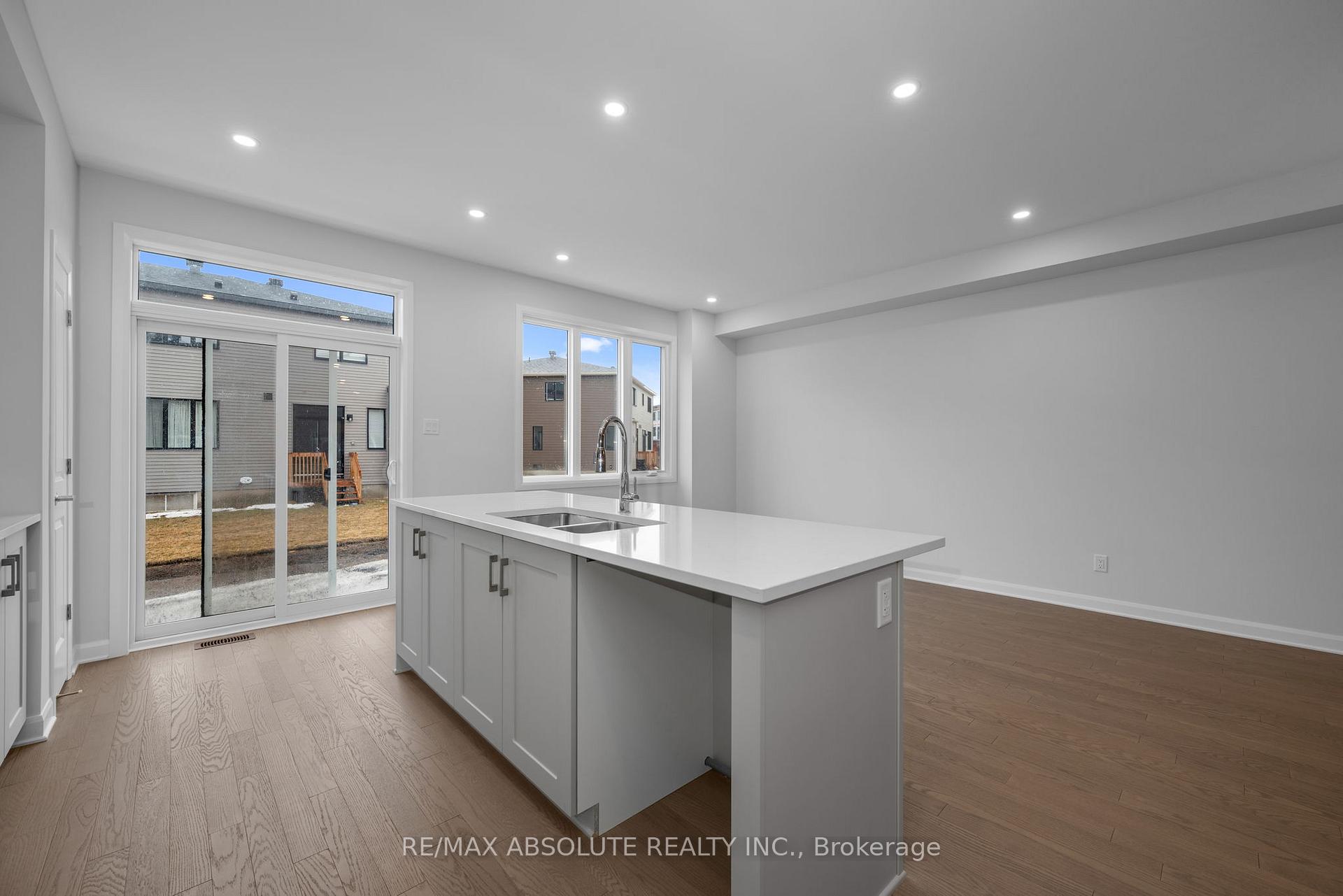 Photo 14 of 312 Establish Avenue, Ottawa, Avalon West — HOMEH