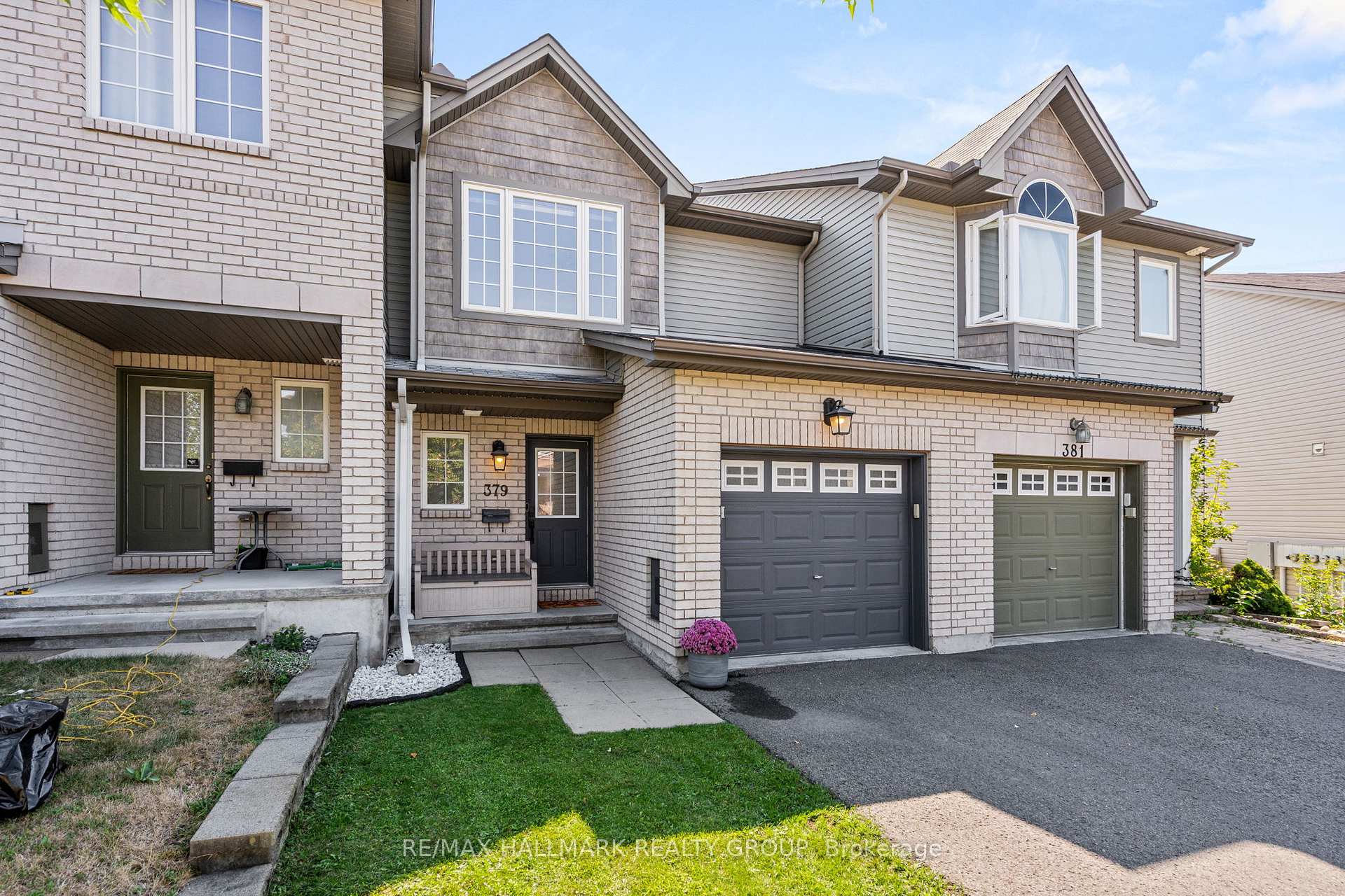 Photo 2 of 379 Rolling Meadow Crescent, Ottawa, Mer Bleue/Bradley Estates/Anderson Park — HOMEH