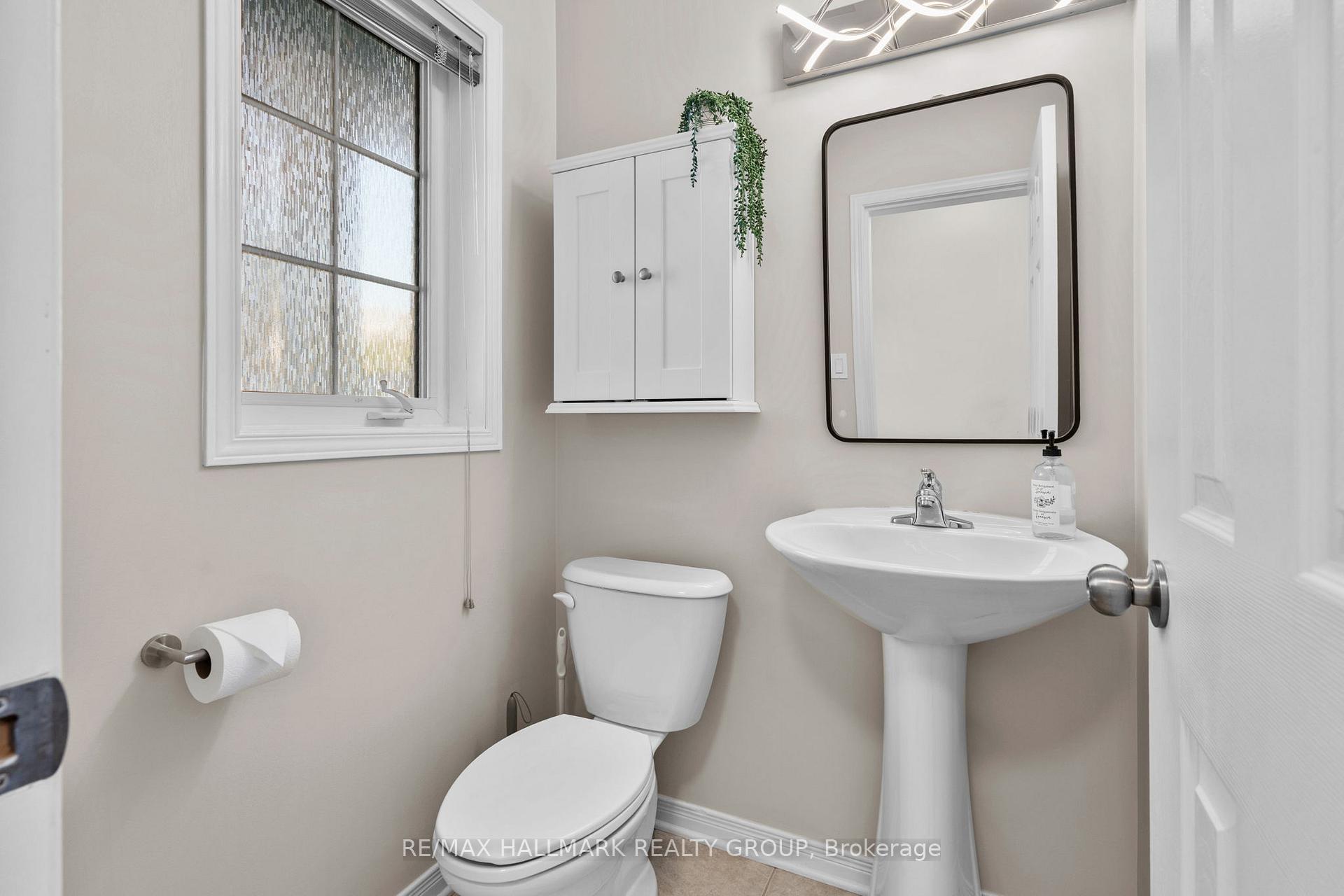 Photo 5 of 379 Rolling Meadow Crescent, Ottawa, Mer Bleue/Bradley Estates/Anderson Park — HOMEH