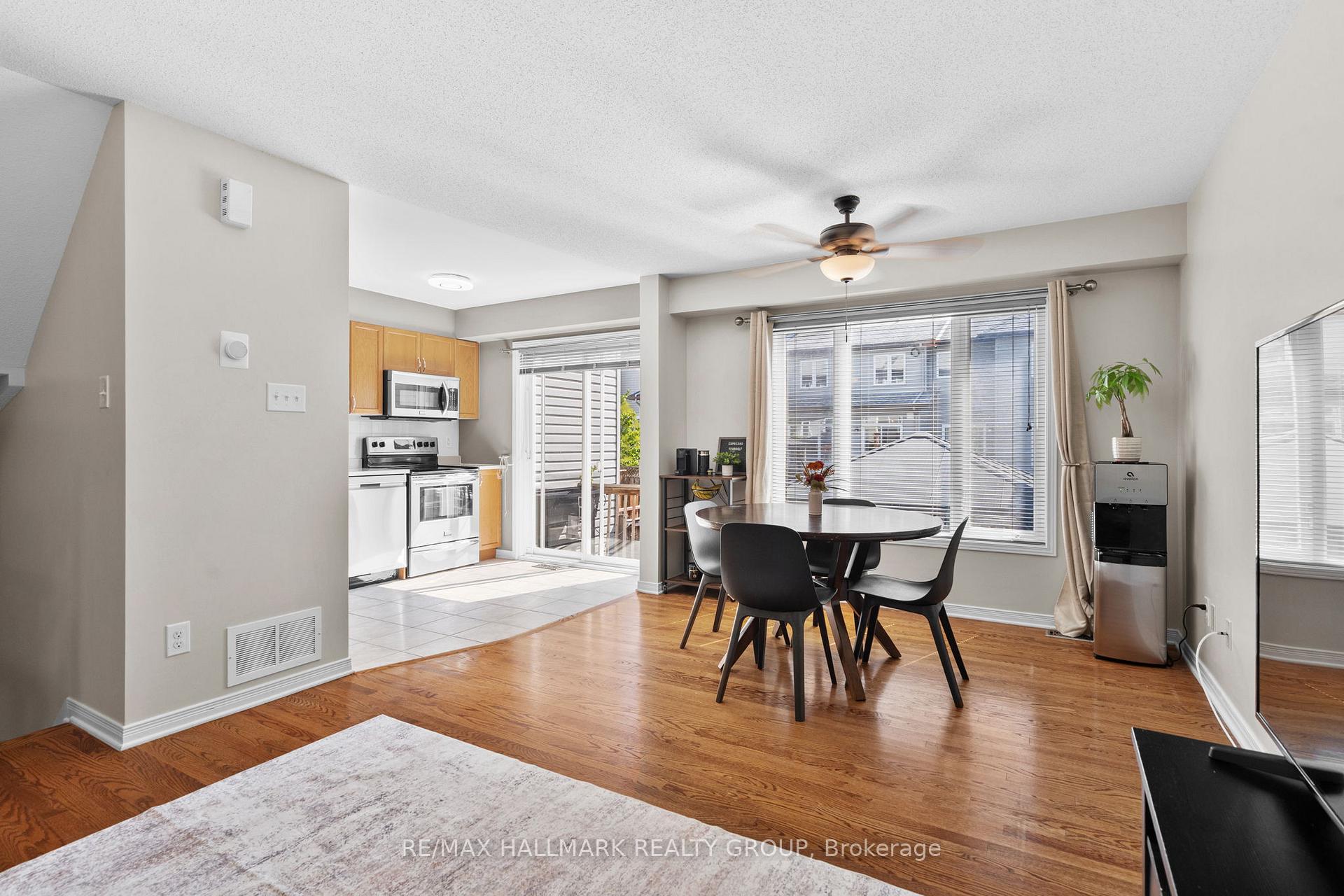 Photo 10 of 379 Rolling Meadow Crescent, Ottawa, Mer Bleue/Bradley Estates/Anderson Park — HOMEH