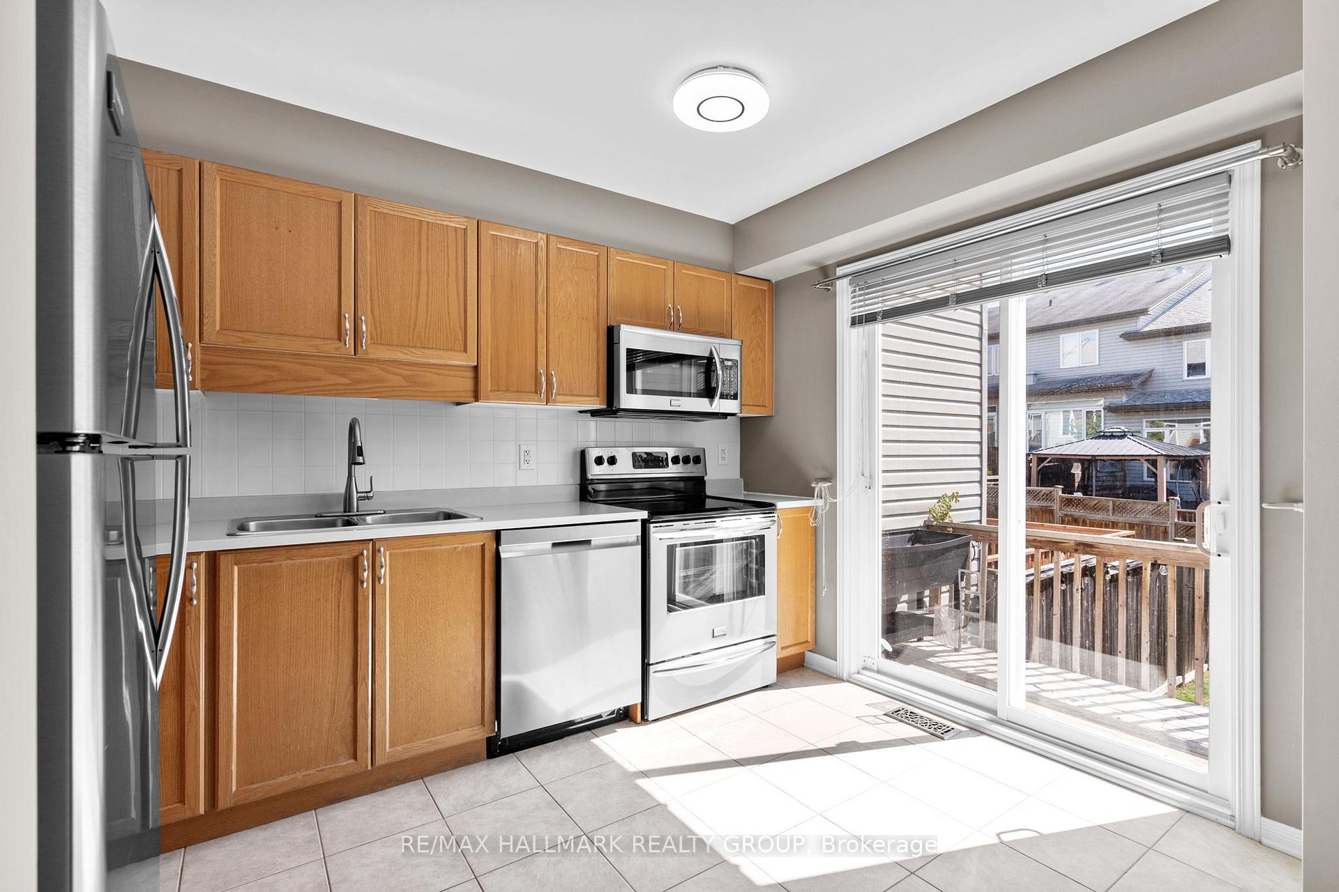 Photo 14 of 379 Rolling Meadow Crescent, Ottawa, Mer Bleue/Bradley Estates/Anderson Park — HOMEH