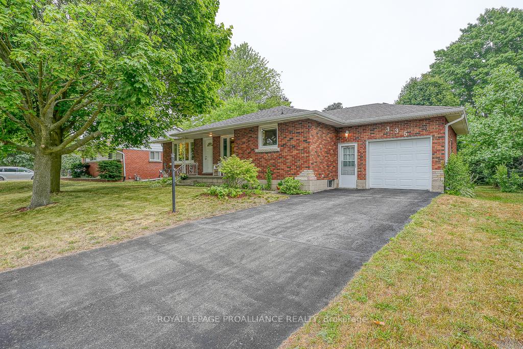 Photo 1 of 335 Delcrest Avenue E, Norfolk, Delhi — HOMEH
