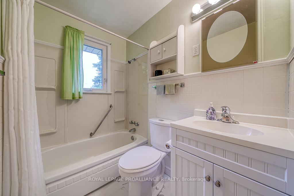 Photo 6 of 335 Delcrest Avenue E, Norfolk, Delhi — HOMEH