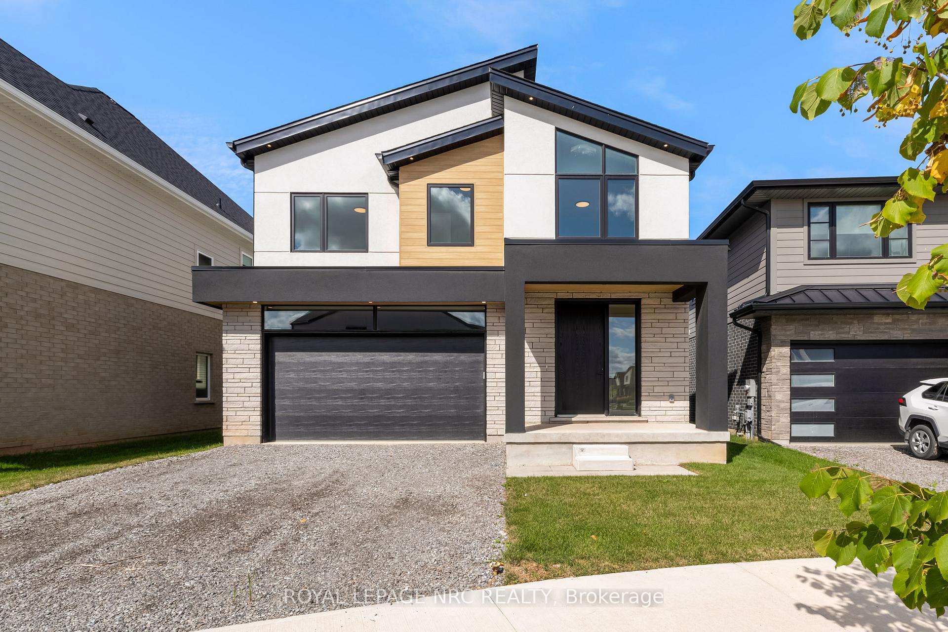 Photo 1 of 9 Arsenault Crescent, Pelham, Fonthill — HOMEH