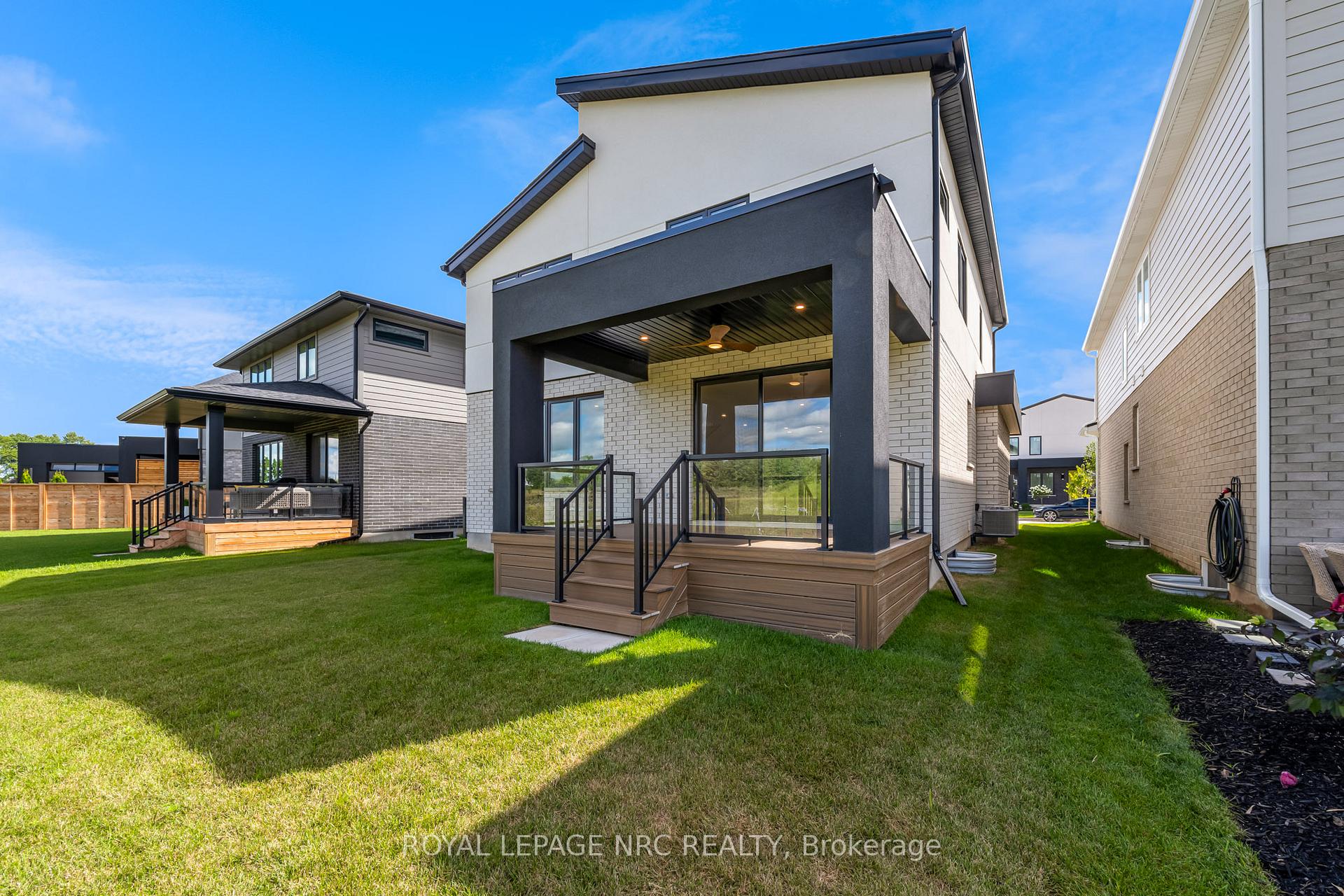 Photo 4 of 9 Arsenault Crescent, Pelham, Fonthill — HOMEH