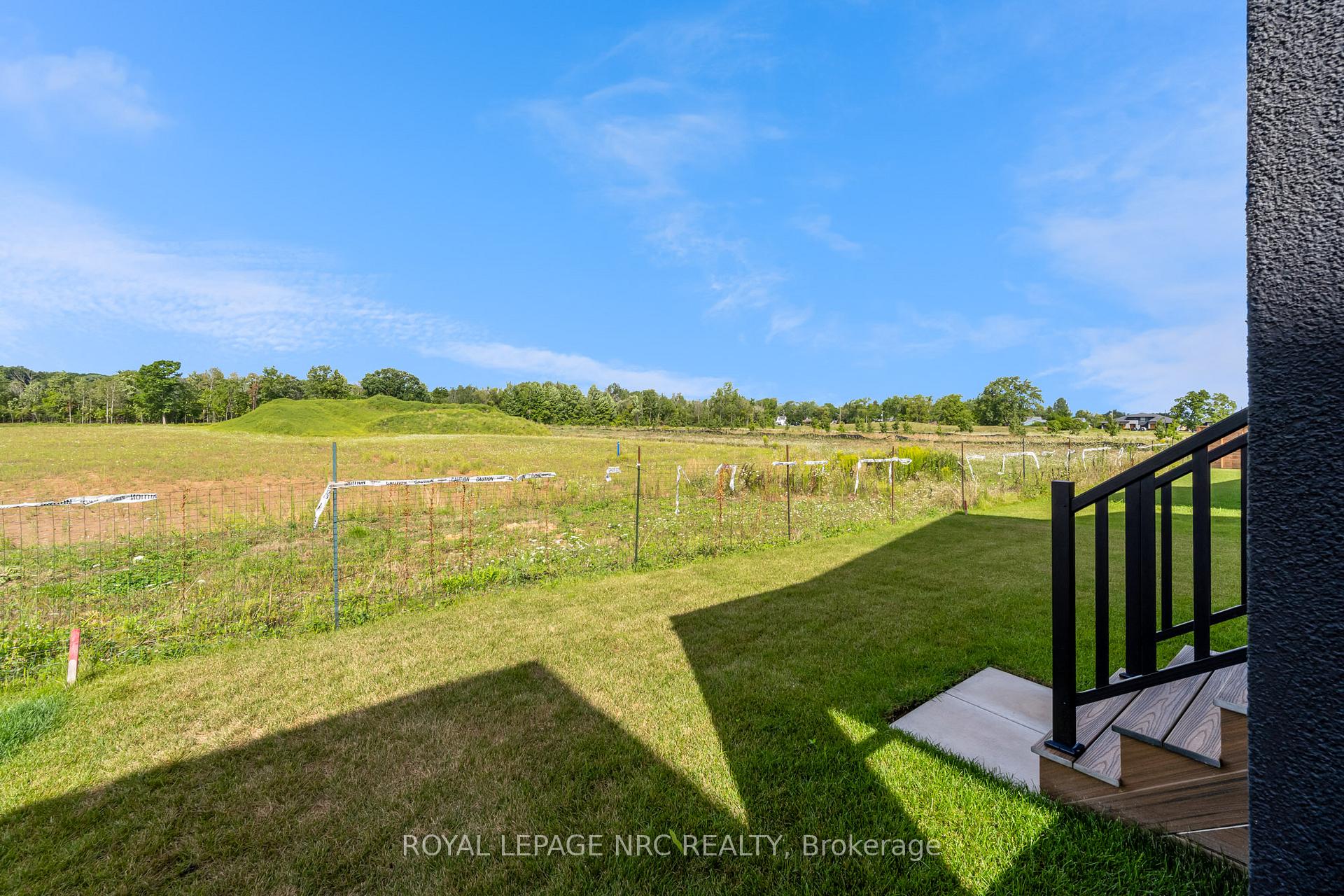 Photo 6 of 9 Arsenault Crescent, Pelham, Fonthill — HOMEH