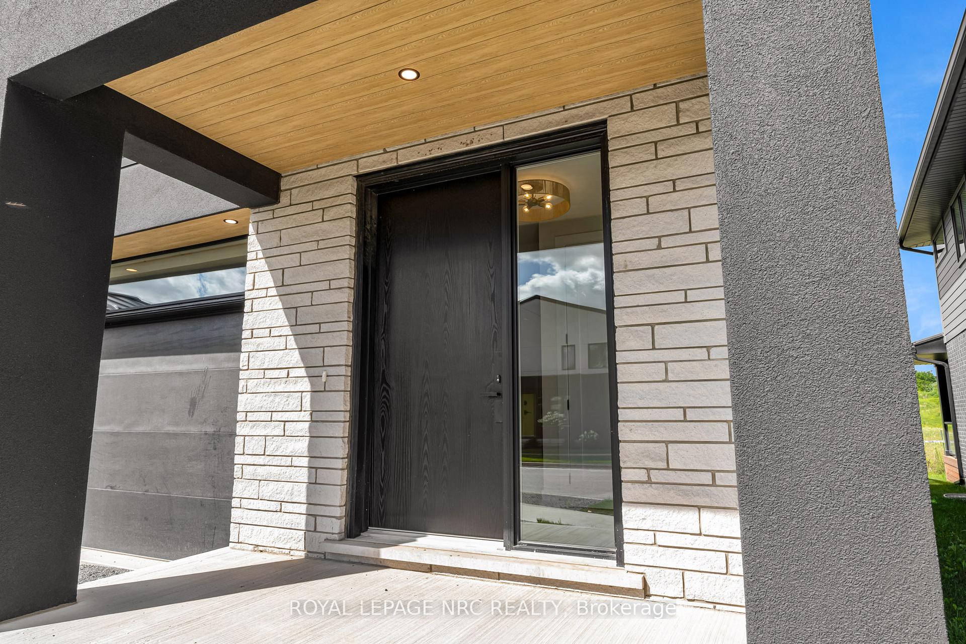 Photo 8 of 9 Arsenault Crescent, Pelham, Fonthill — HOMEH