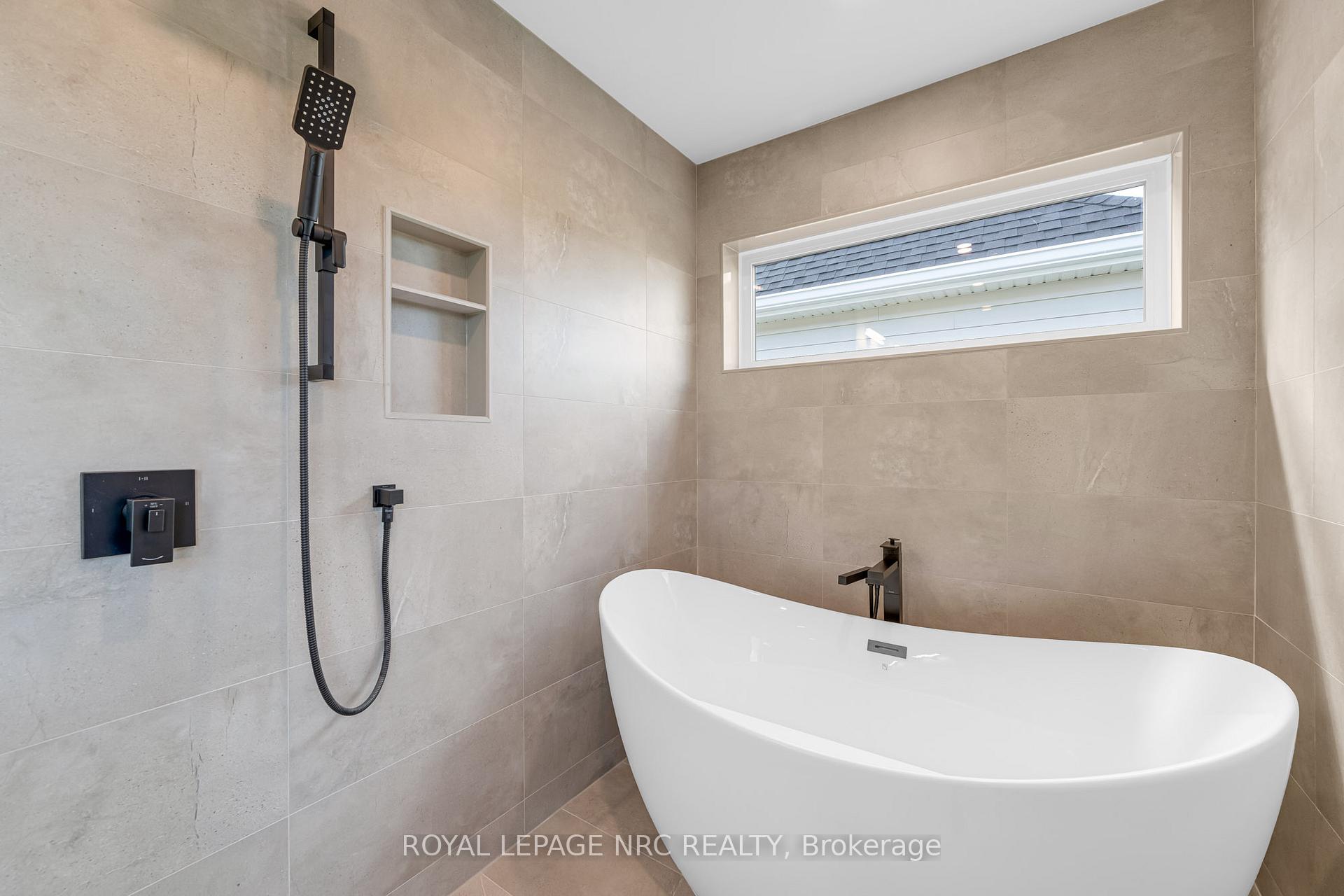 Photo 28 of 9 Arsenault Crescent, Pelham, Fonthill — HOMEH