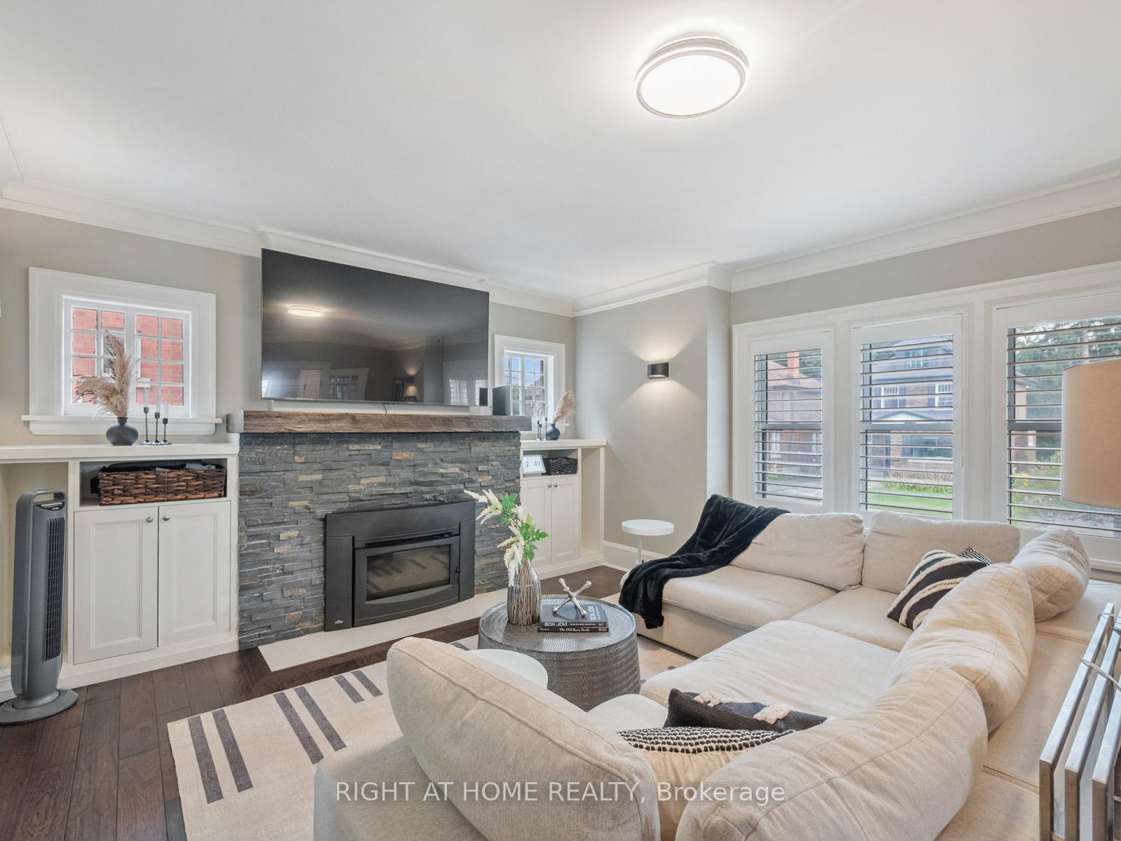 Photo 4 of 300 William Street E, Oshawa, O'Neill — HOMEH