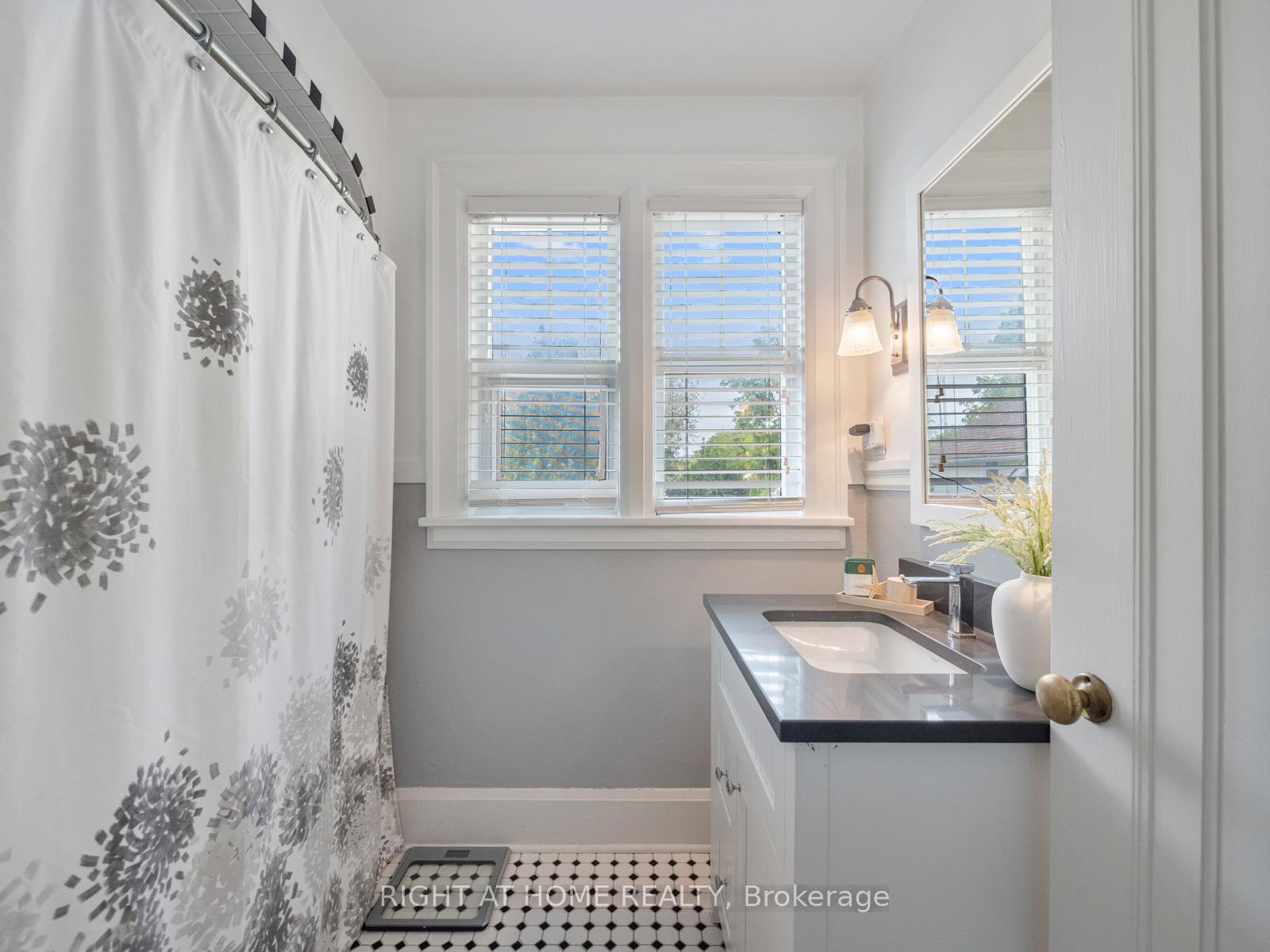Photo 20 of 300 William Street E, Oshawa, O'Neill — HOMEH