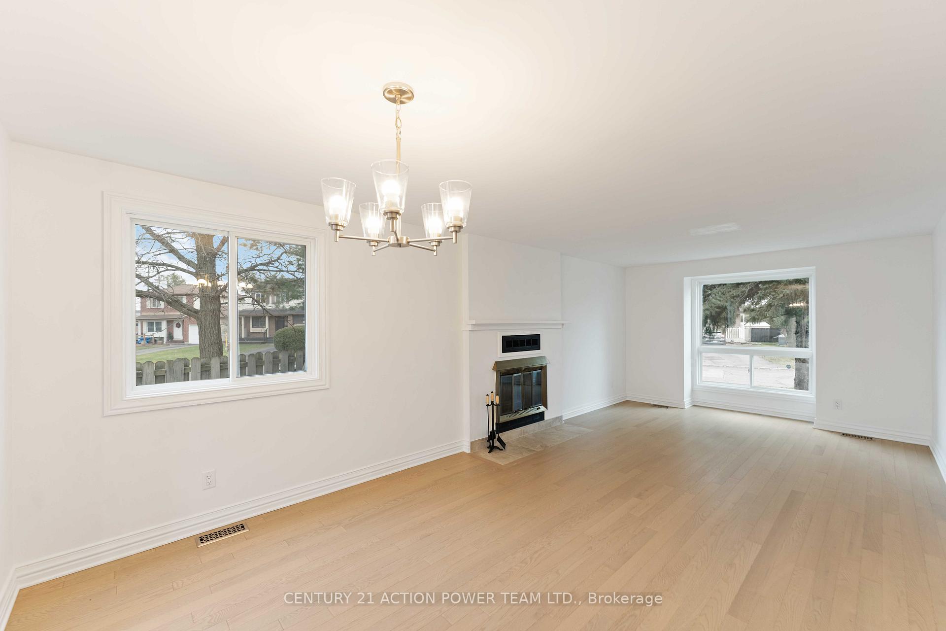 Photo 5 of Unit A, 427 Grassland Terrace, Ottawa, Queenswood Heights South — HOMEH