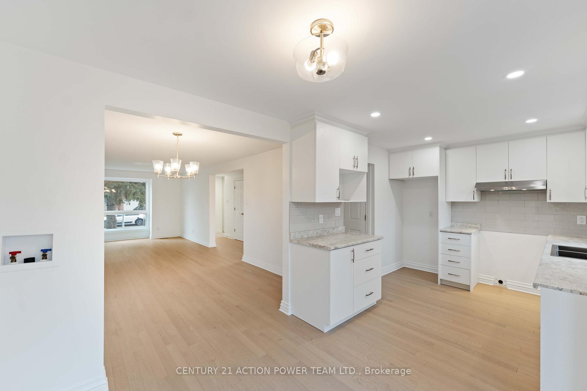 Photo 13 of Unit A, 427 Grassland Terrace, Ottawa, Queenswood Heights South — HOMEH