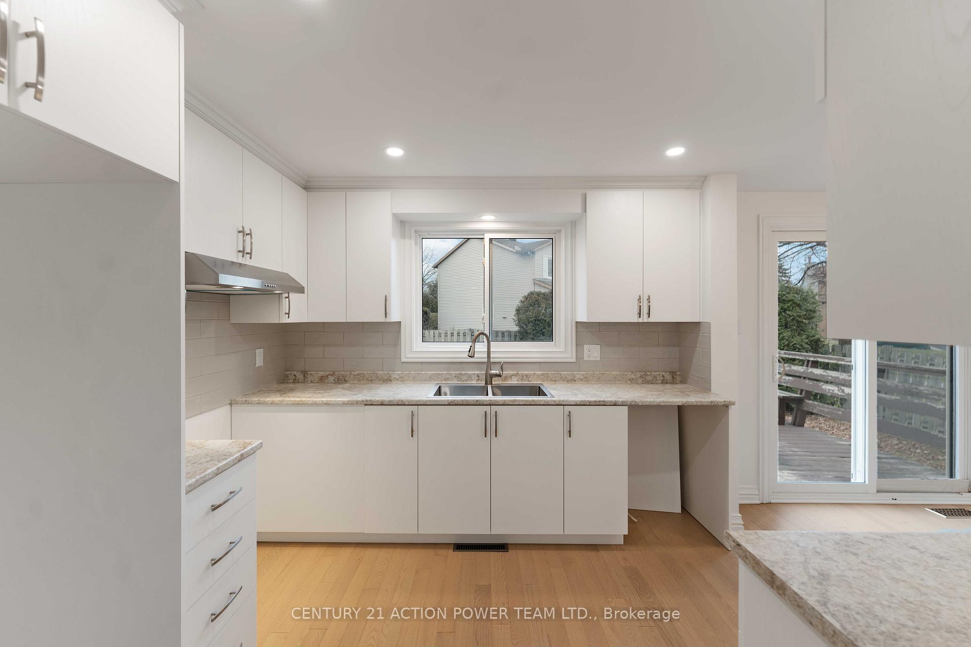 Photo 16 of Unit A, 427 Grassland Terrace, Ottawa, Queenswood Heights South — HOMEH