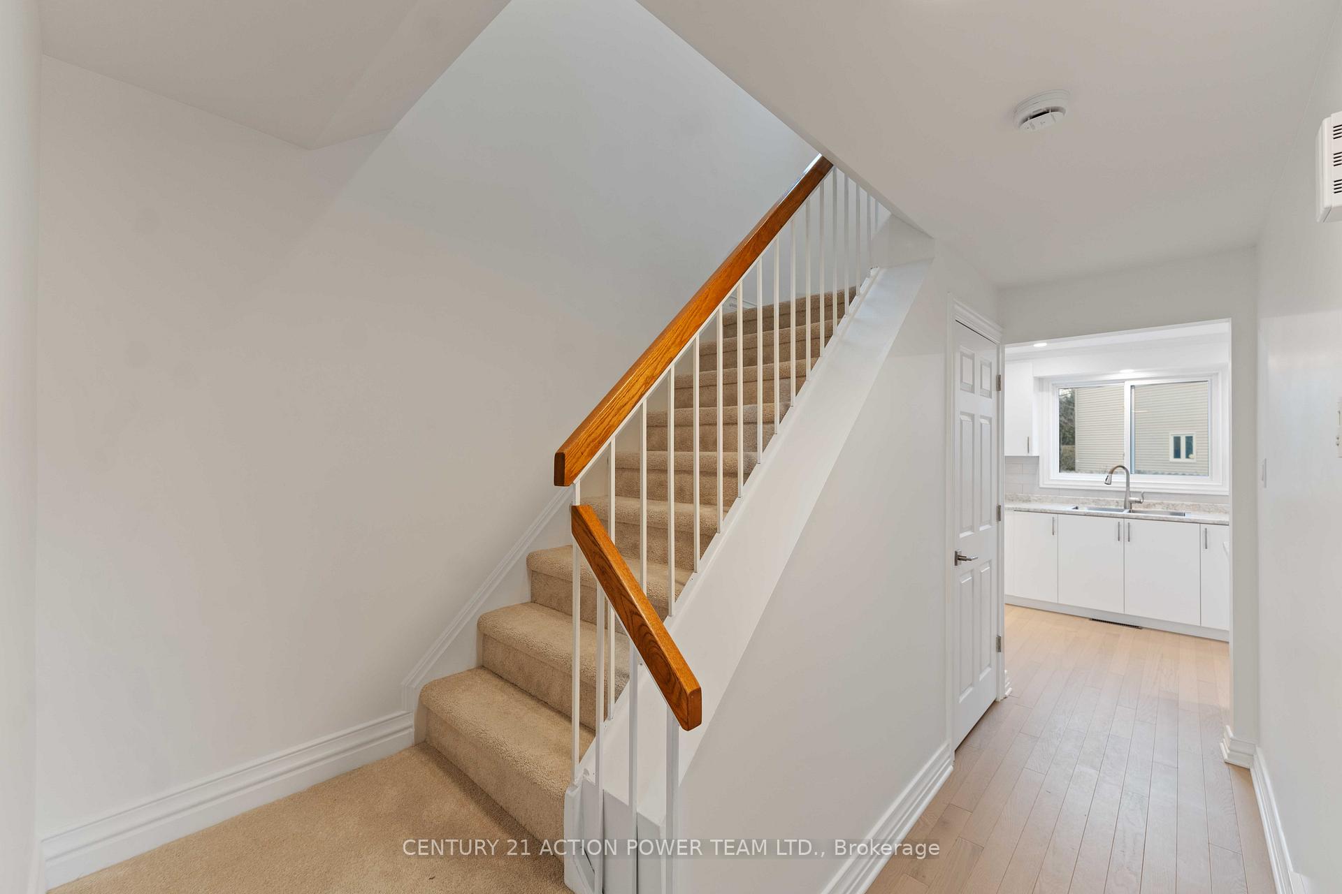 Photo 18 of Unit A, 427 Grassland Terrace, Ottawa, Queenswood Heights South — HOMEH