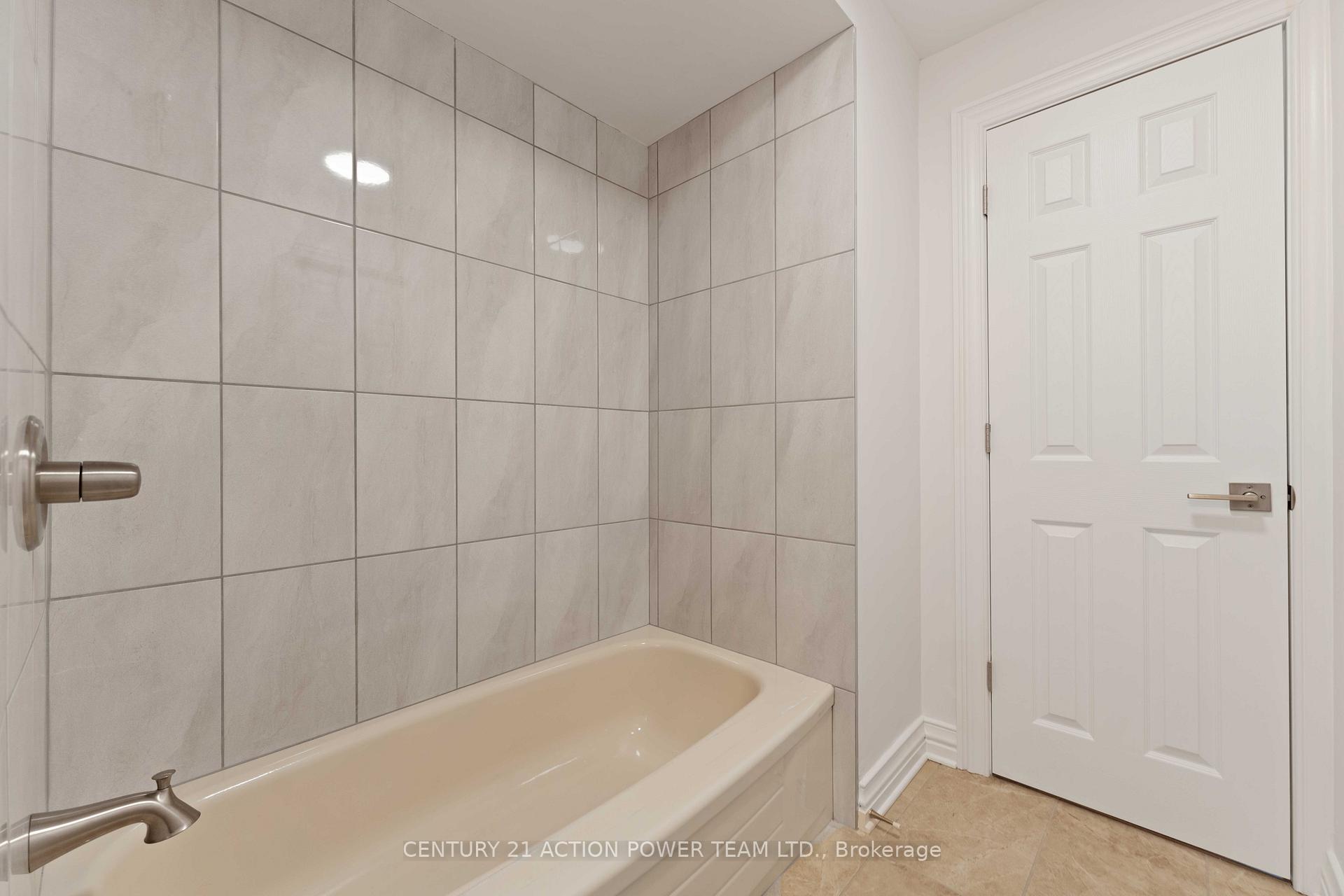 Photo 35 of Unit A, 427 Grassland Terrace, Ottawa, Queenswood Heights South — HOMEH