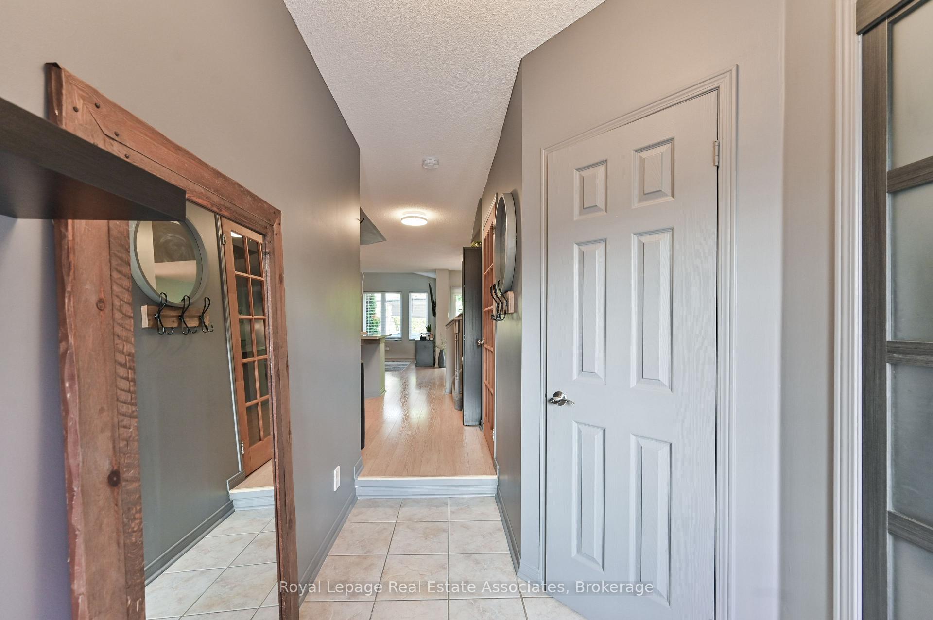Photo 3 of 7514 Black Walnut Trail, Mississauga, Lisgar — HOMEH