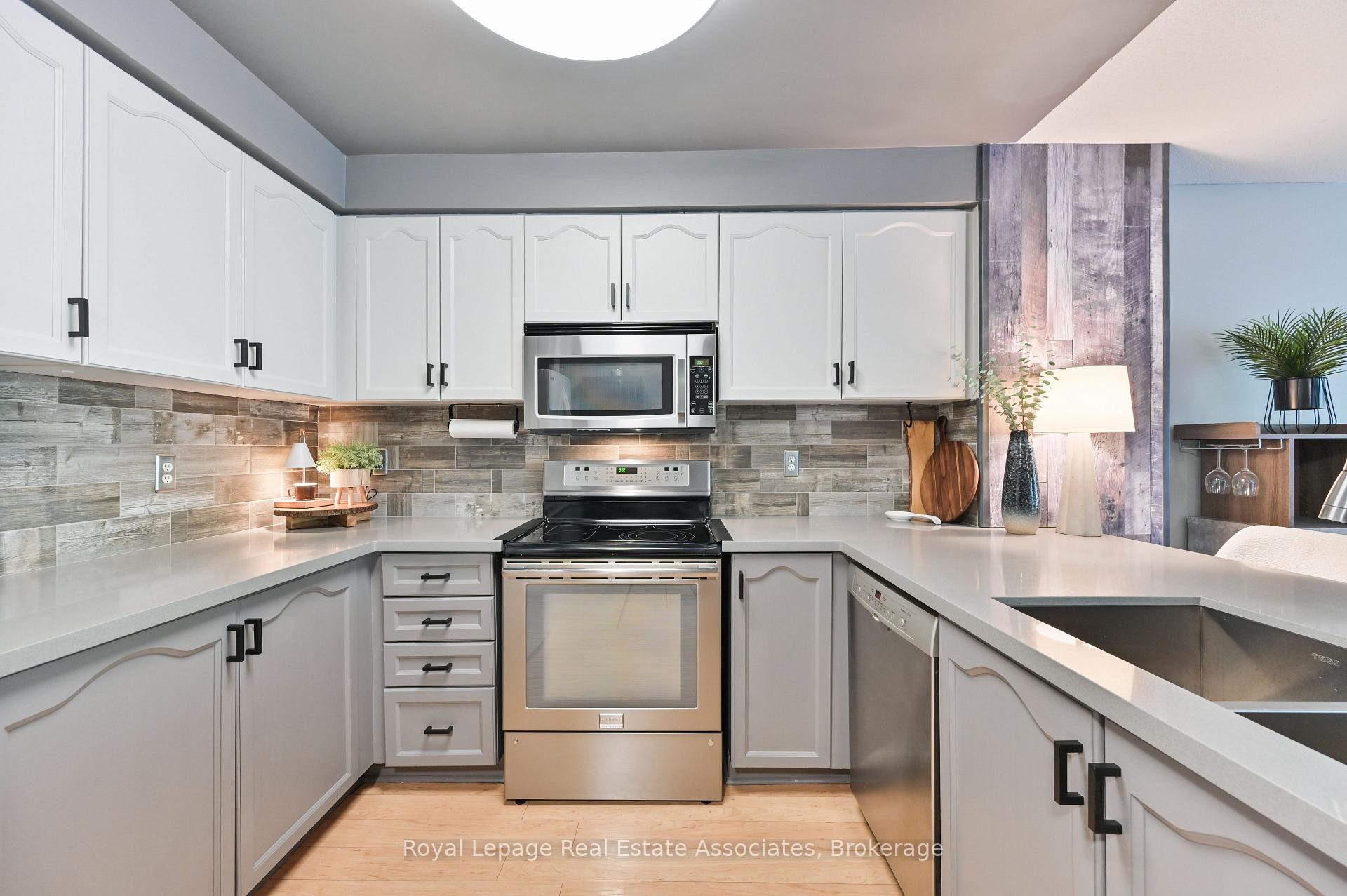 Photo 7 of 7514 Black Walnut Trail, Mississauga, Lisgar — HOMEH