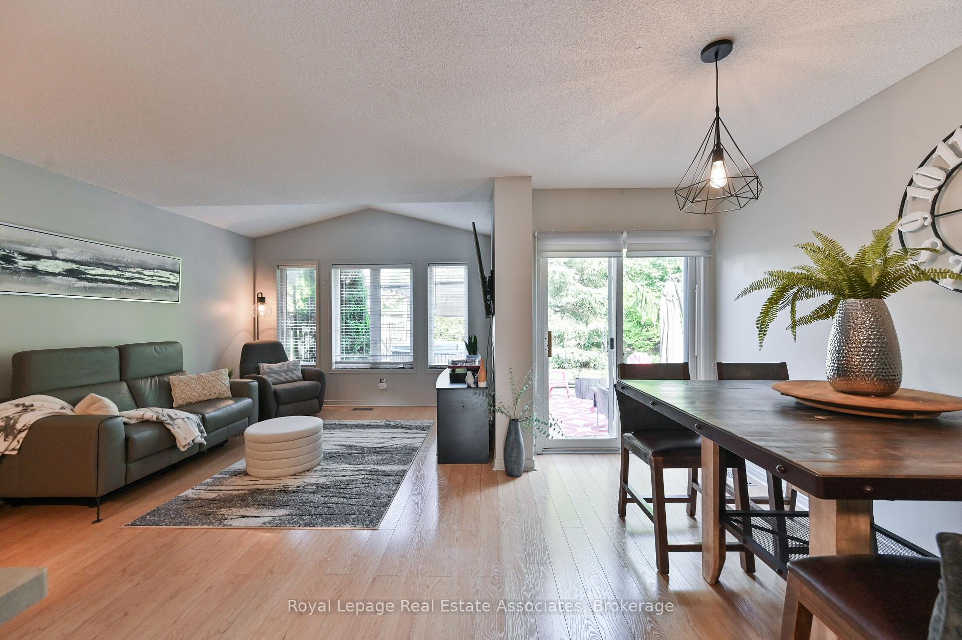 Photo 9 of 7514 Black Walnut Trail, Mississauga, Lisgar — HOMEH
