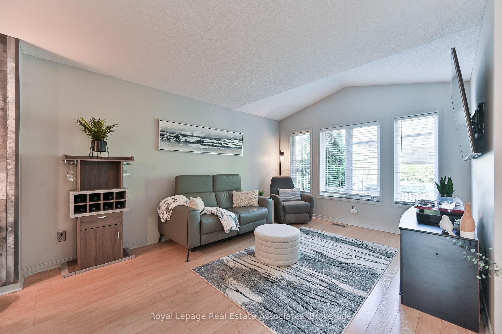 Photo 10 of 7514 Black Walnut Trail, Mississauga, Lisgar — HOMEH