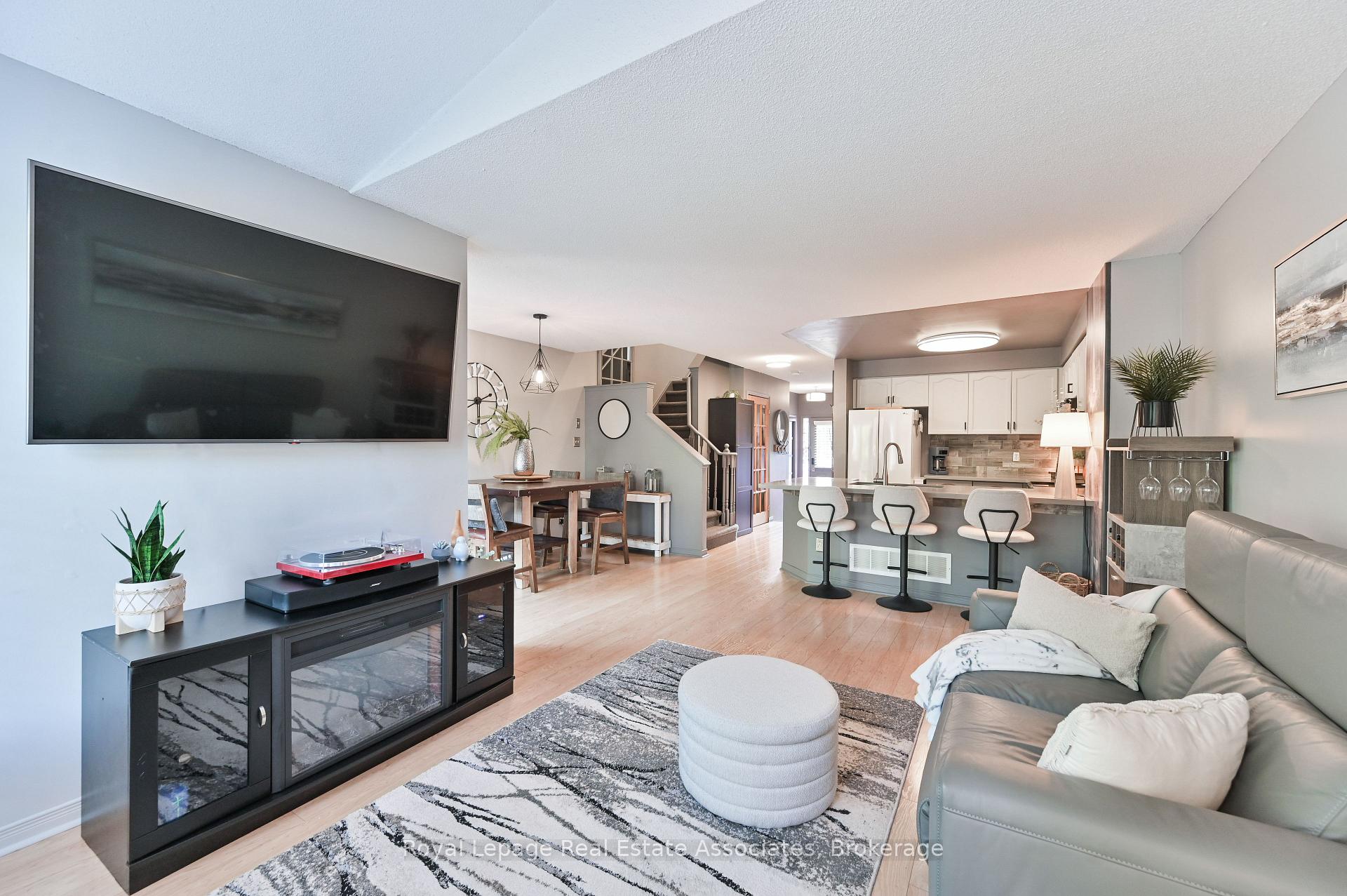 Photo 11 of 7514 Black Walnut Trail, Mississauga, Lisgar — HOMEH